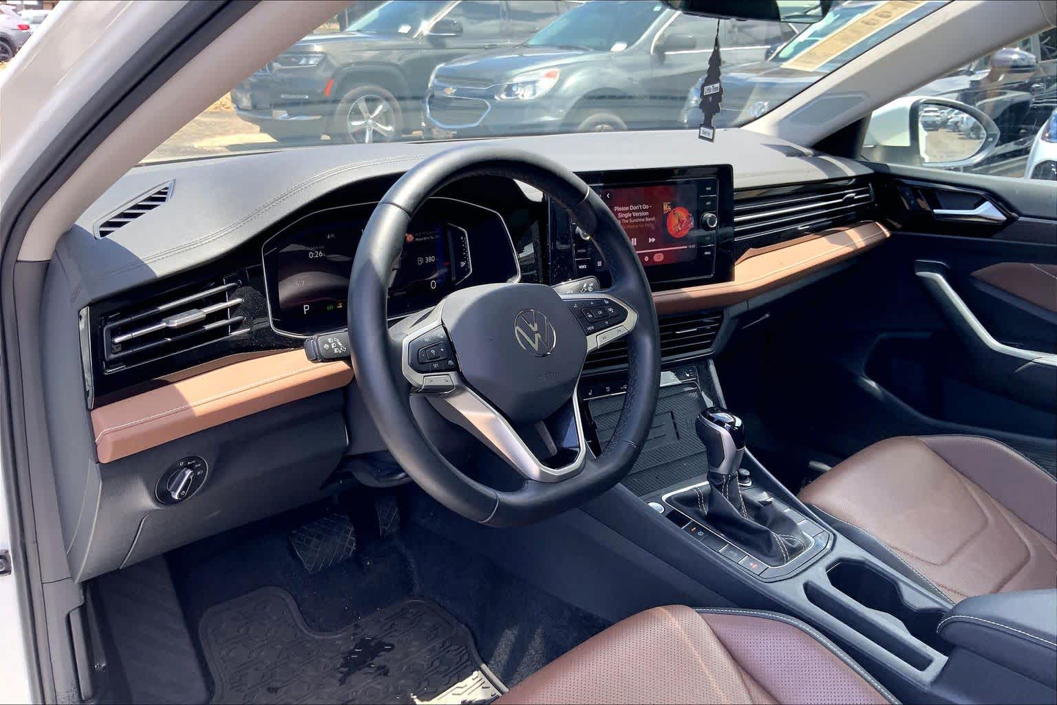 Thumbnail: 2017 Volkswagen Jetta - 2