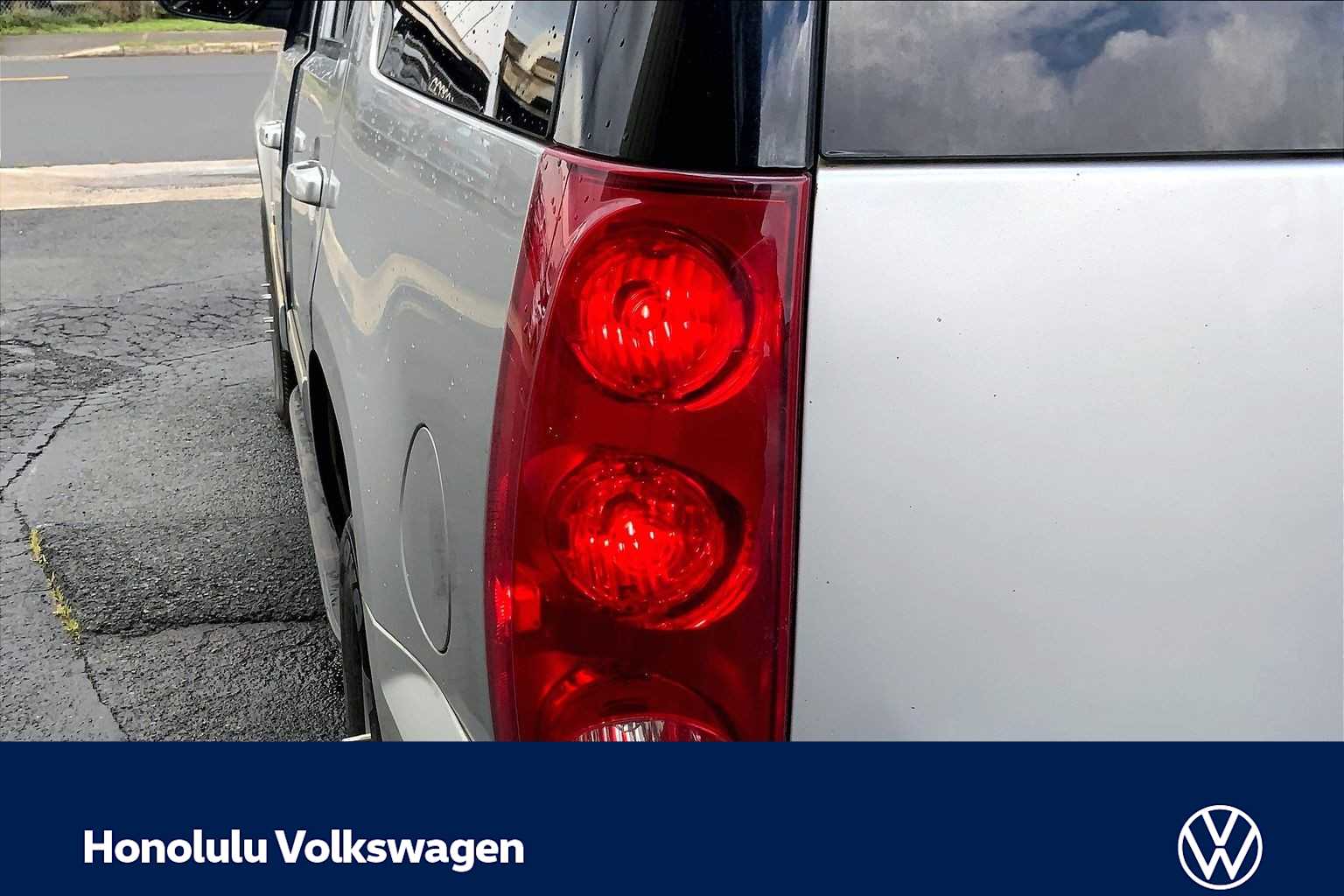 Thumbnail: 2011 GMC Yukon - 32