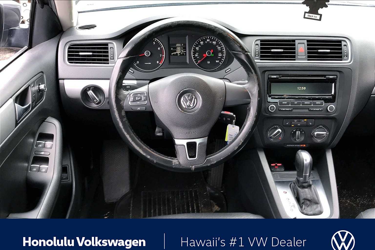 2014 Volkswagen Jetta 1.8T SE photo 4