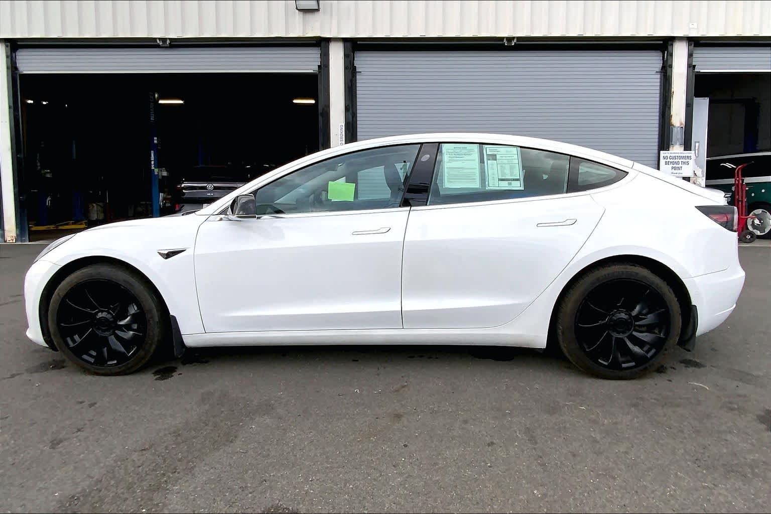 Thumbnail: 2020 Tesla Model 3 - 3