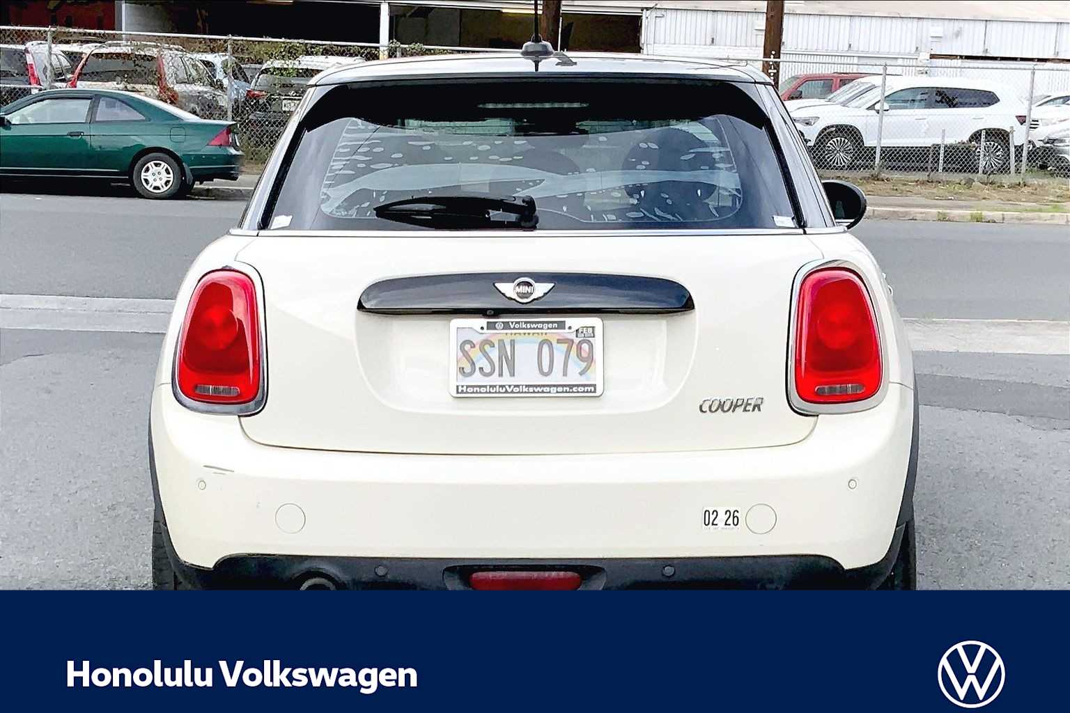 Thumbnail: 2017 MINI Cooper Hardtop - 5