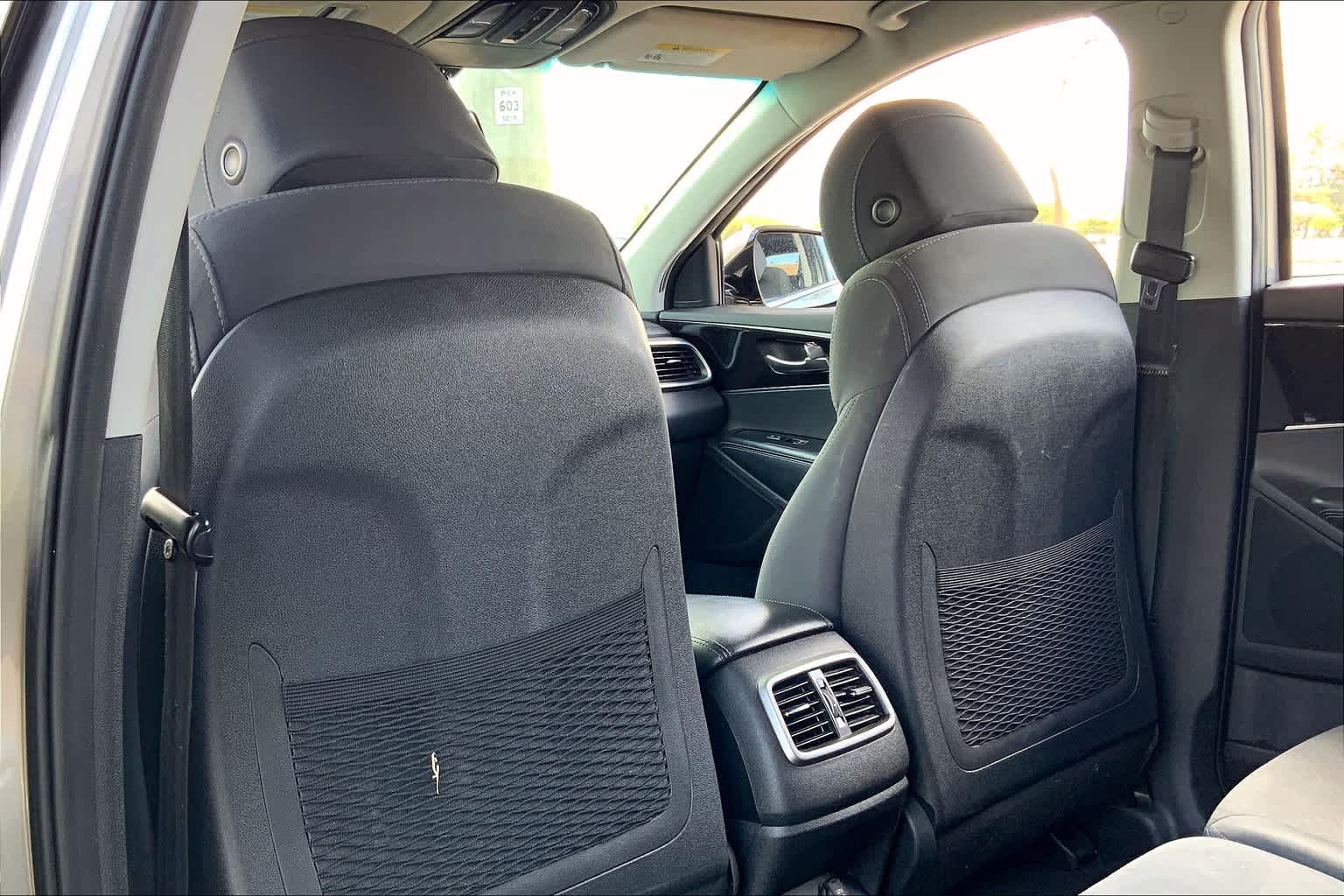 Thumbnail: 2017 Kia Sorento - 11