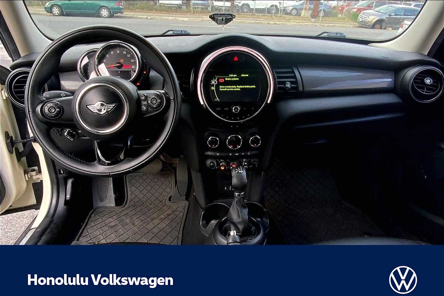 Thumbnail: 2017 MINI Cooper Hardtop - 9