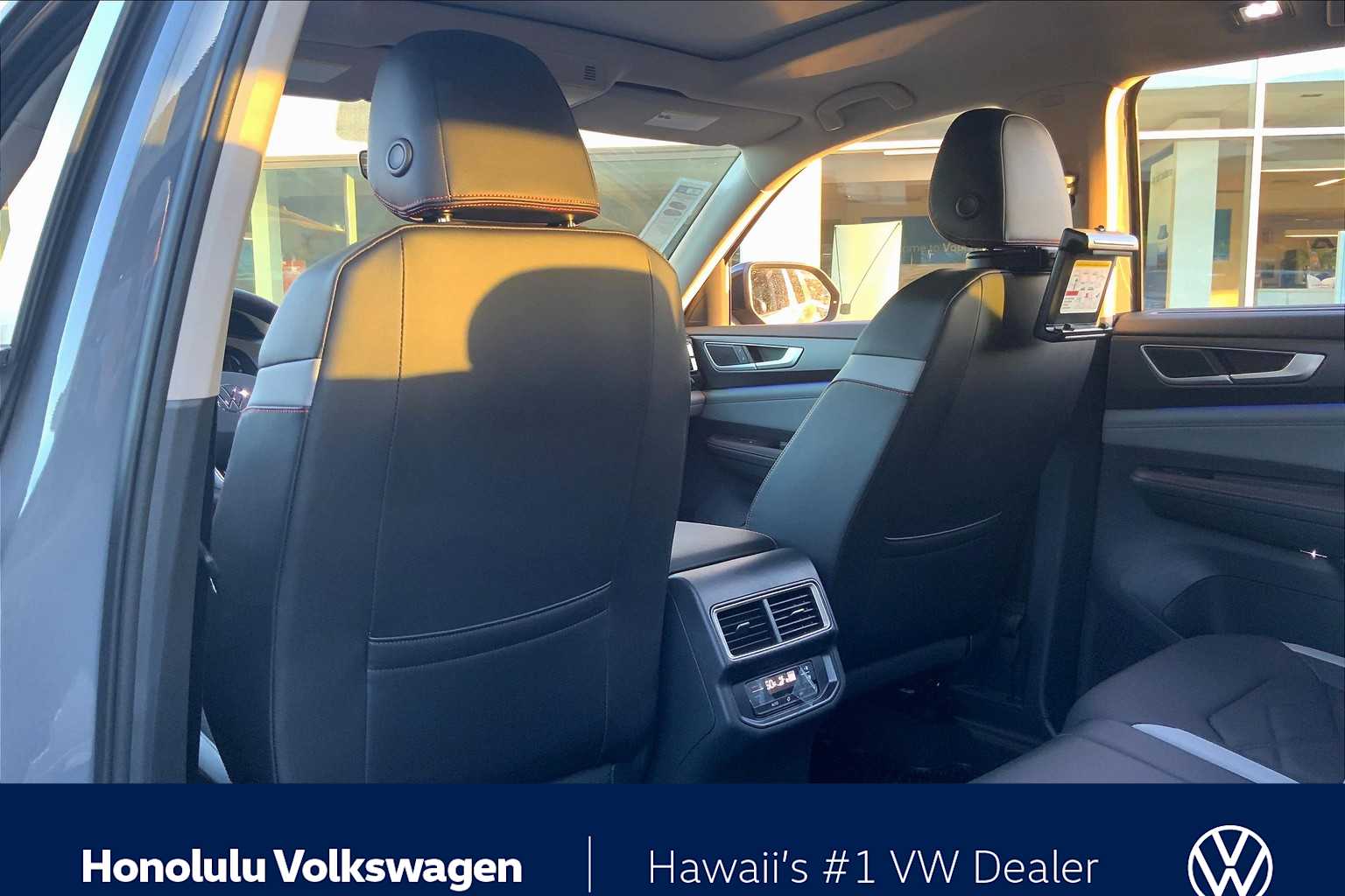 Thumbnail: 2025 Volkswagen Atlas - 12