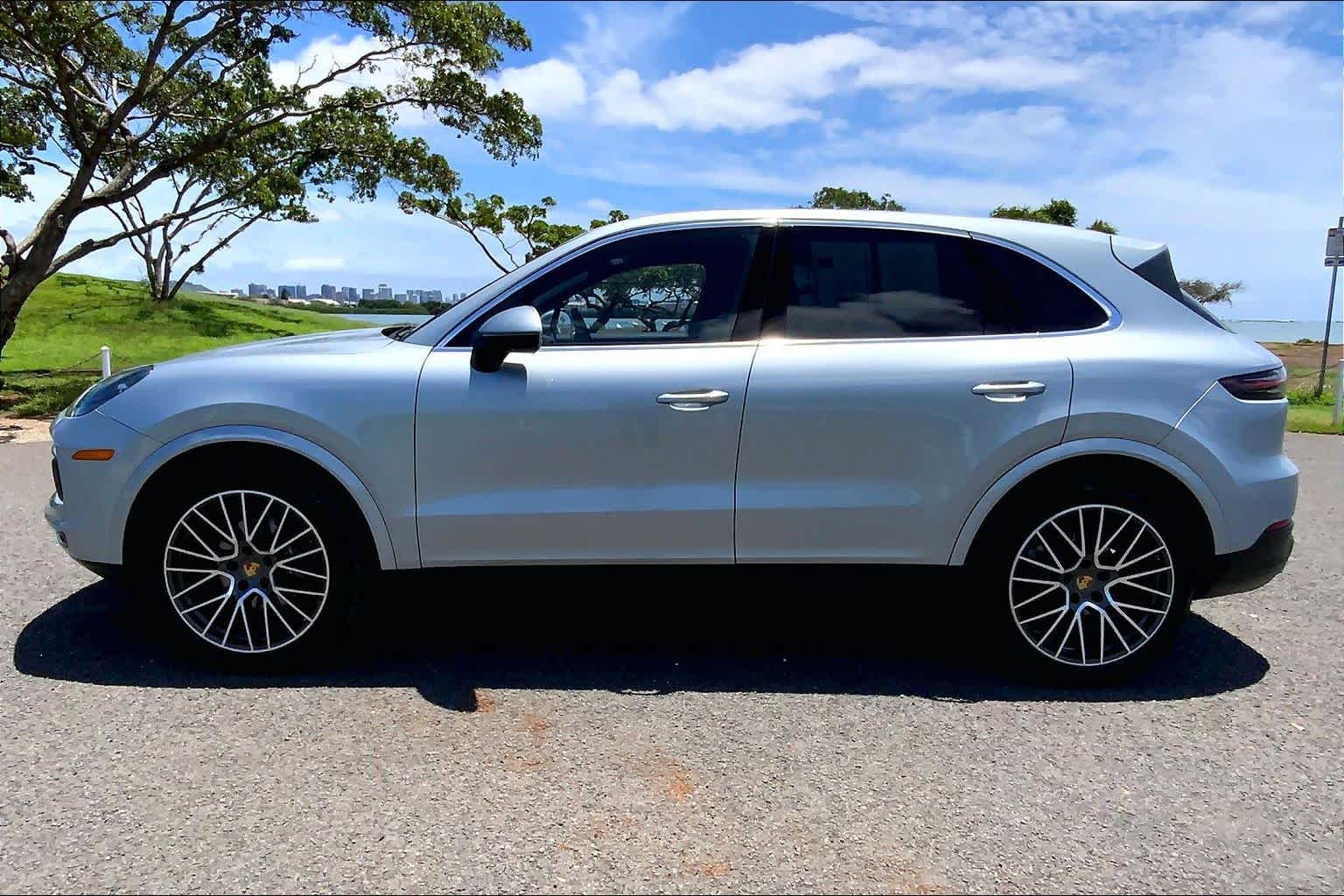 Thumbnail: 2020 Porsche Cayenne - 3