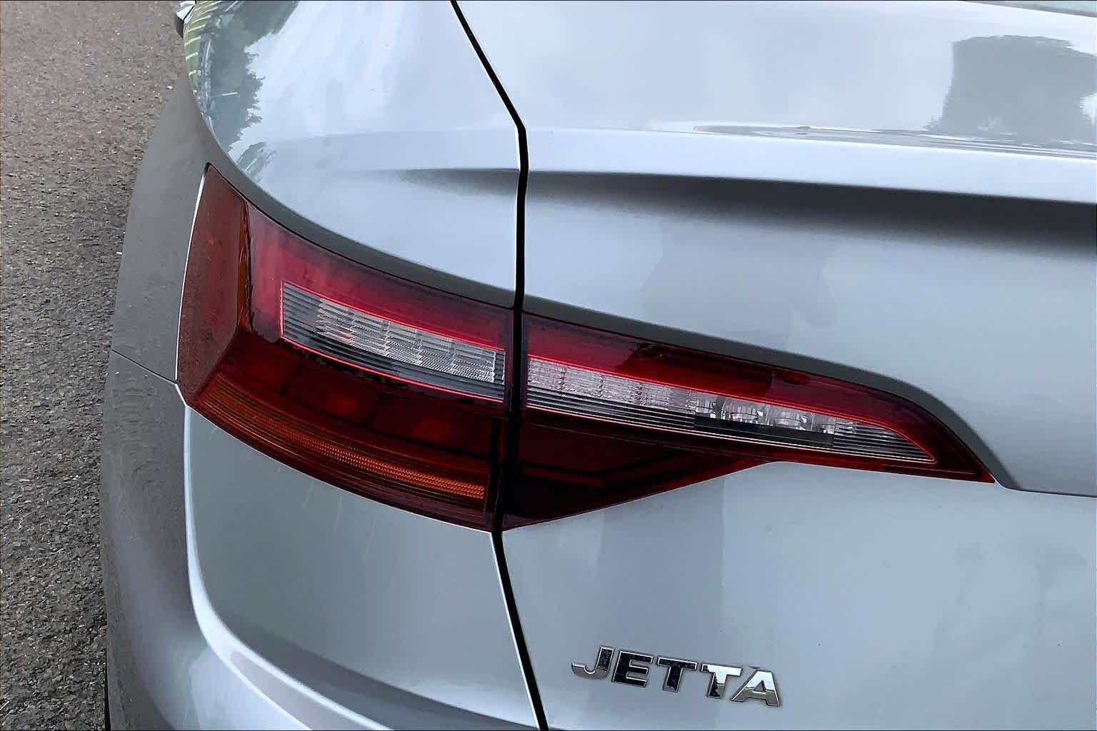 Thumbnail: 2019 Volkswagen Jetta - 32