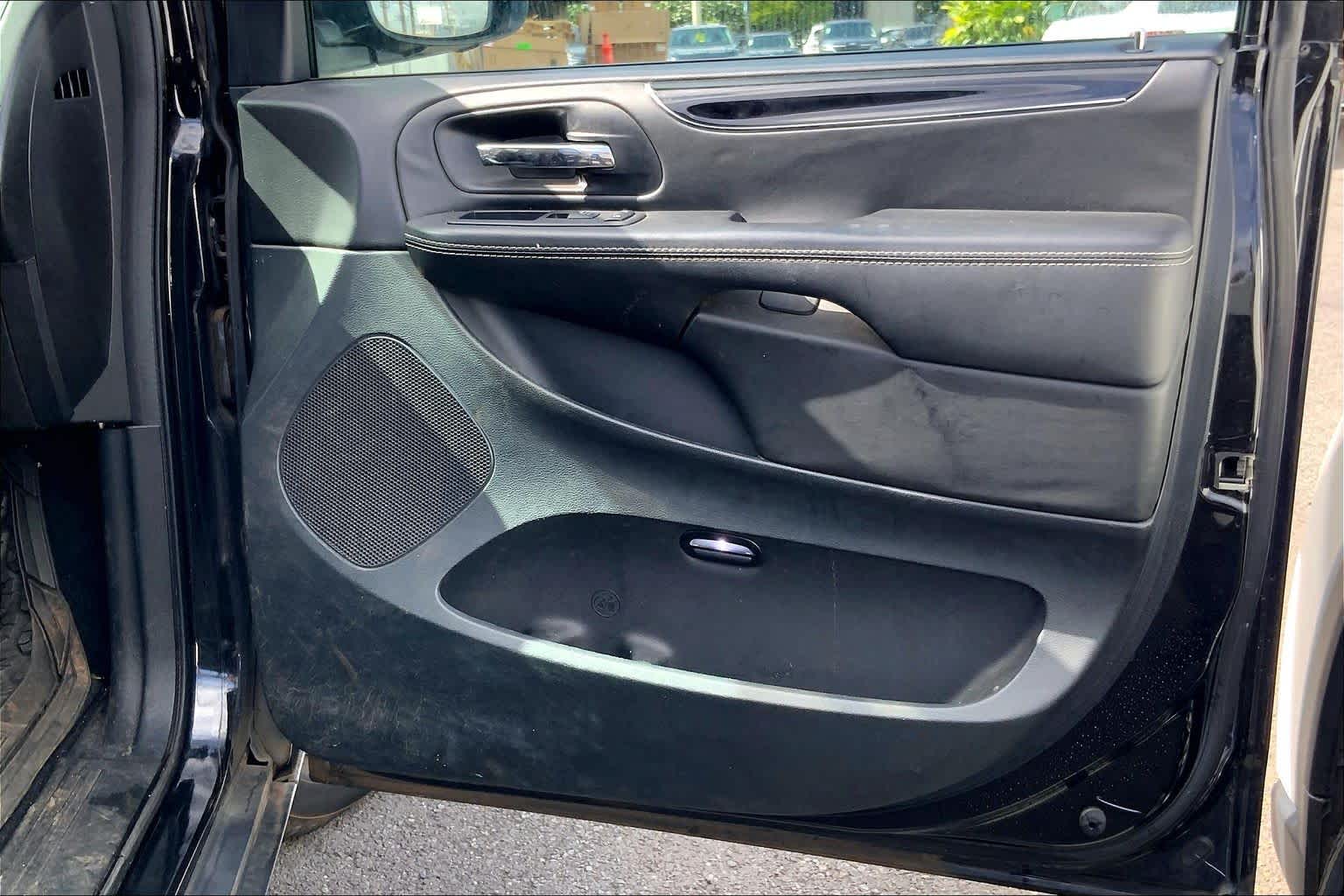 Thumbnail: 2019 Dodge Grand Caravan - 28