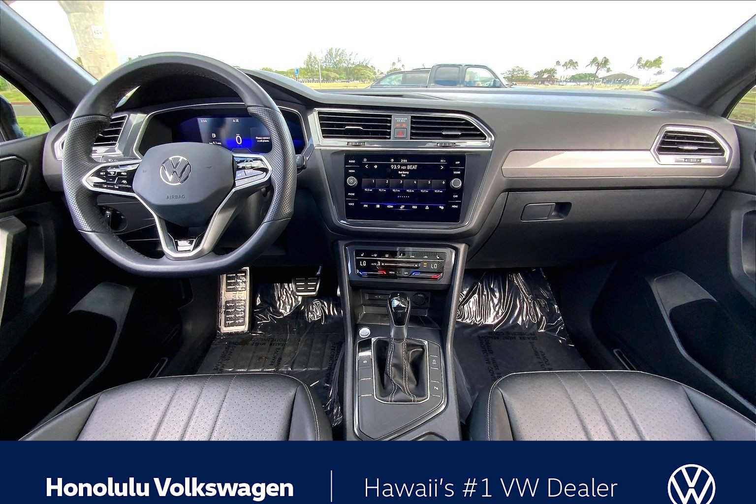 Thumbnail: 2022 Volkswagen Tiguan - 9