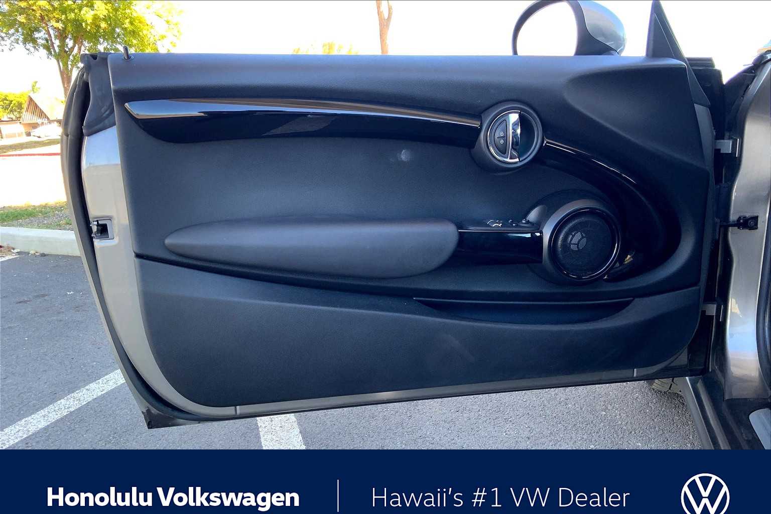 Thumbnail: 2019 MINI Cooper Hardtop - 25