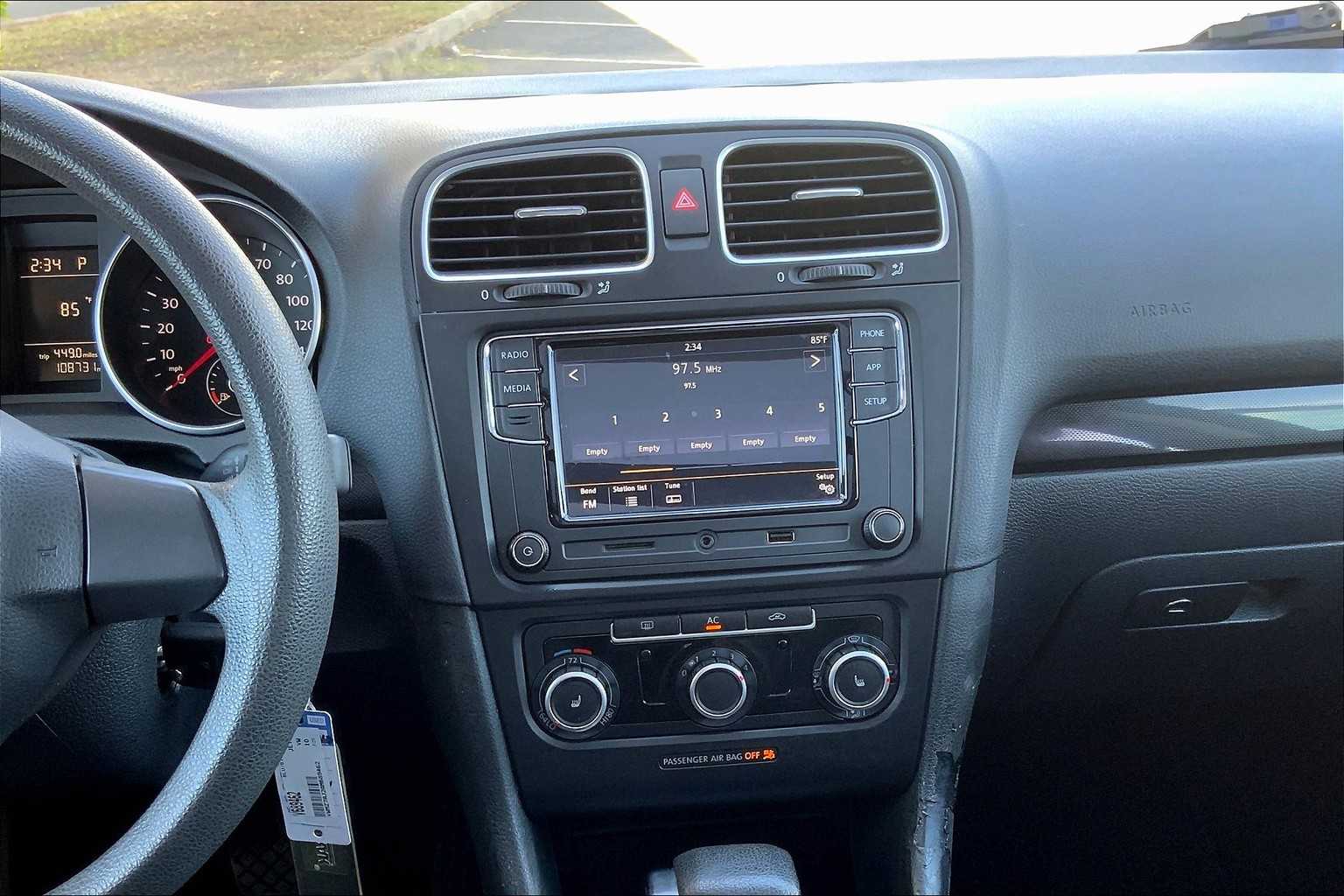 Thumbnail: 2010 Volkswagen Jetta - 14