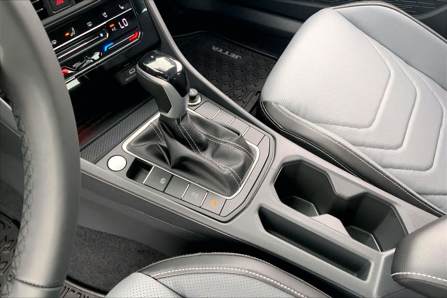 Thumbnail: 2026 Volkswagen Jetta - 17