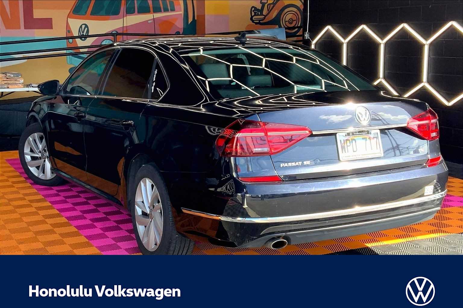 Thumbnail: 2018 Volkswagen Passat - 3