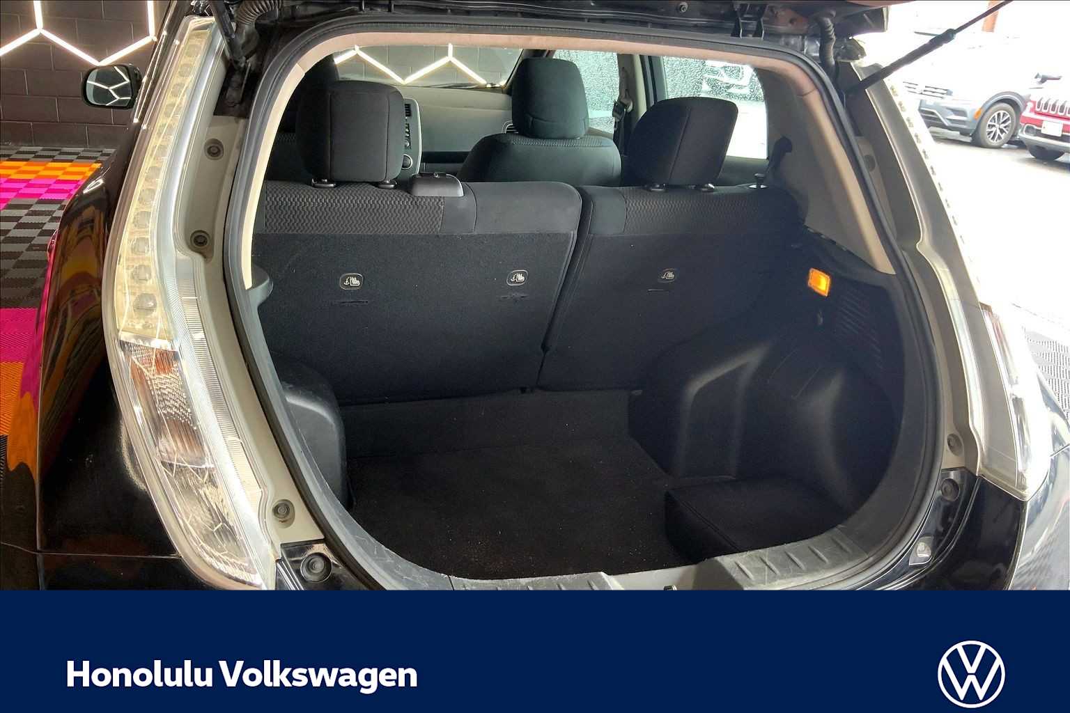 Thumbnail: 2013 Nissan Leaf - 16