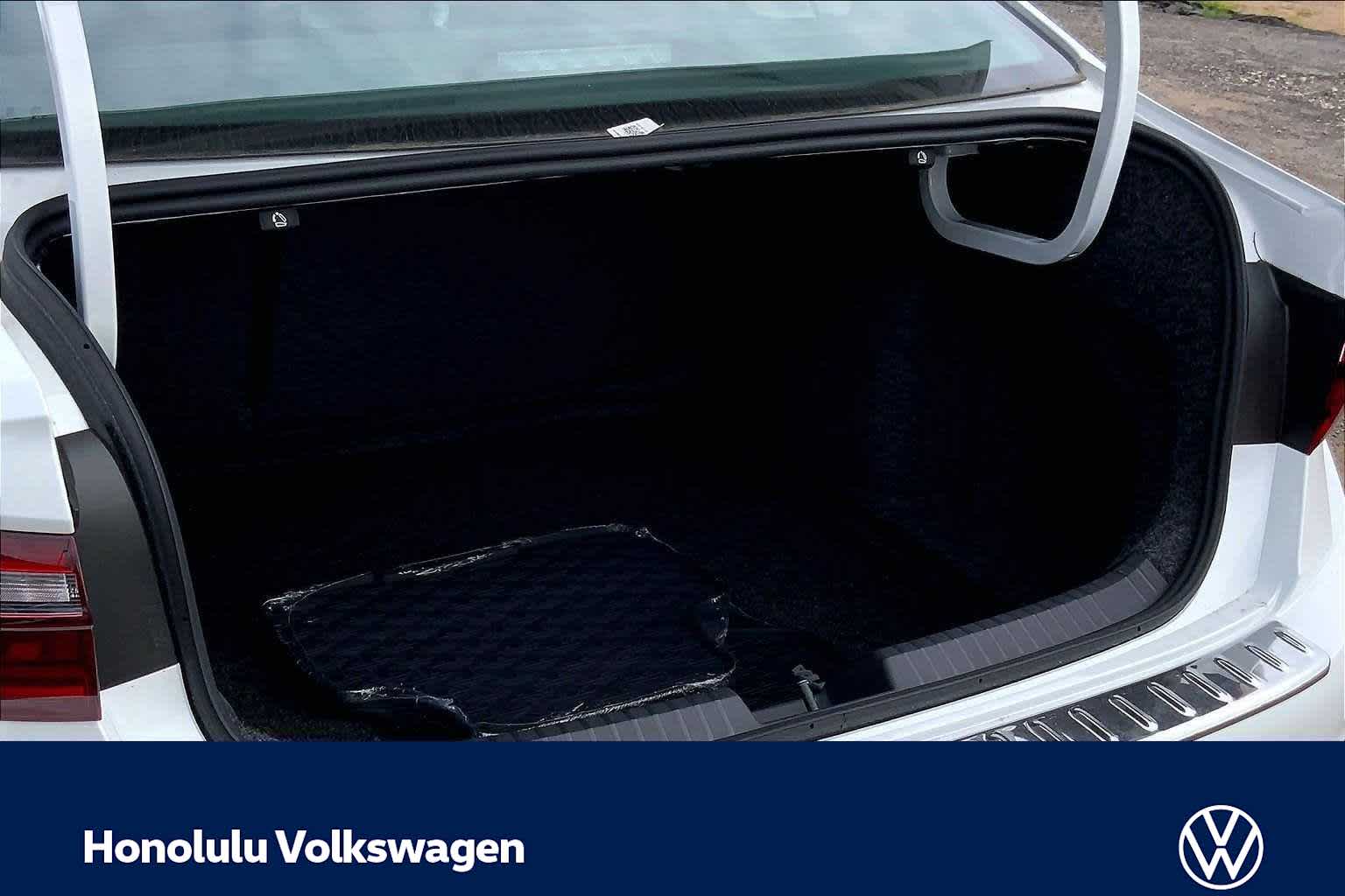 Thumbnail: 2026 Volkswagen Jetta - 19