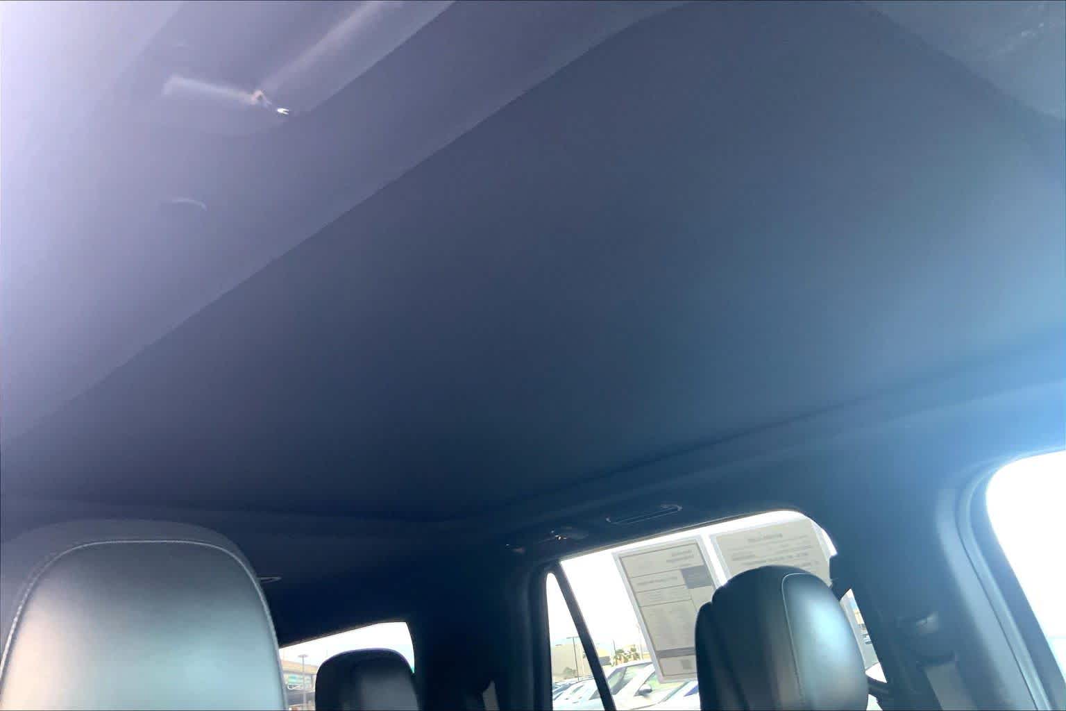 Thumbnail: 2021 Lincoln Navigator L - 30