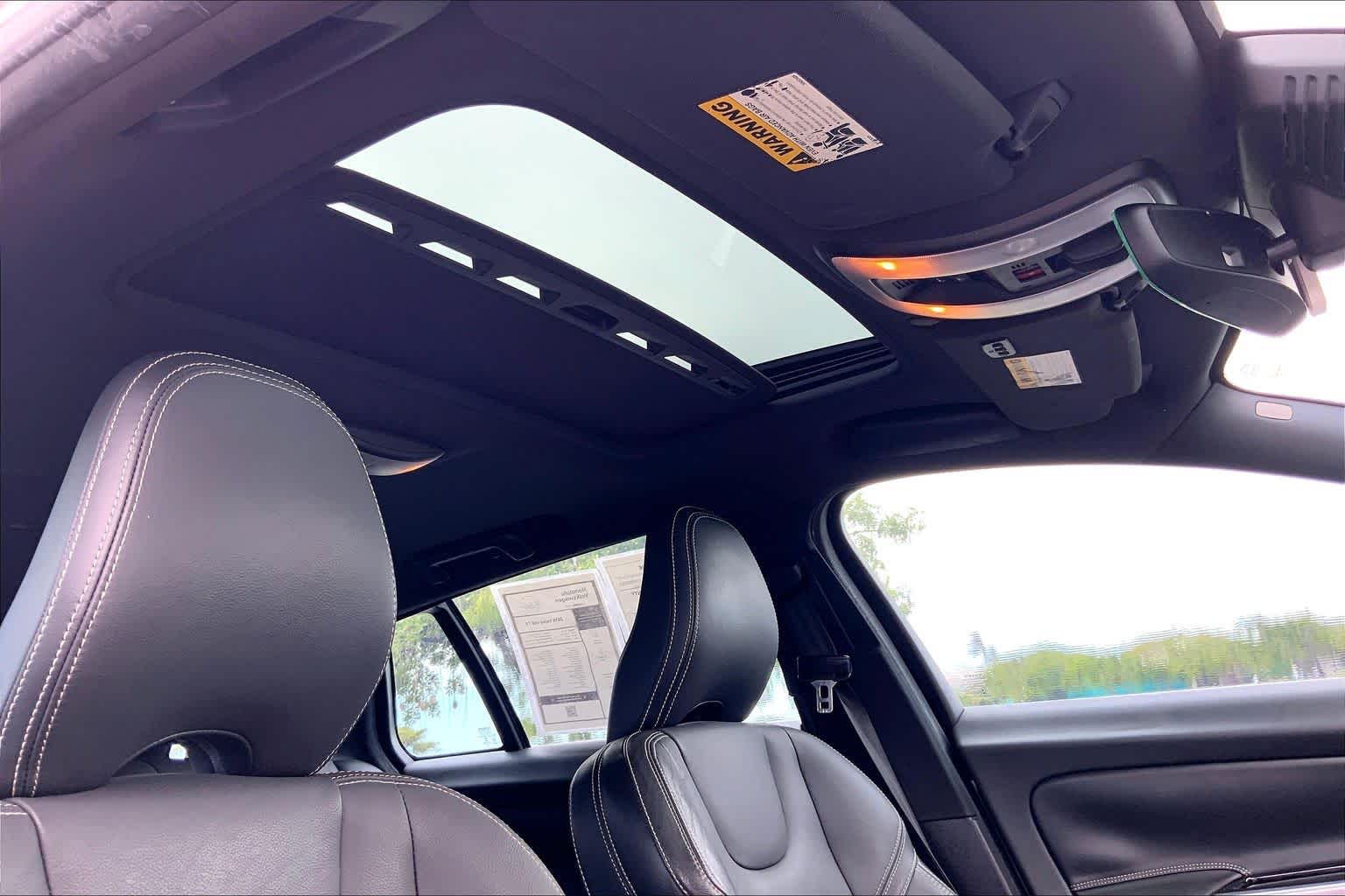 Thumbnail: 2016 Volvo V60 - 30