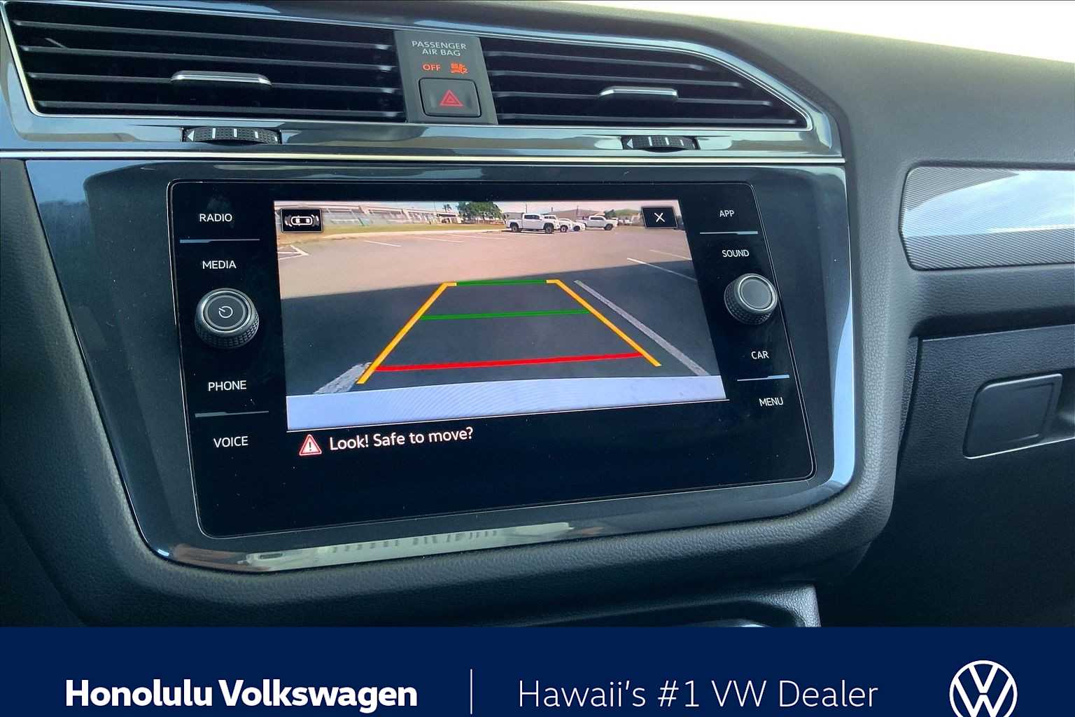 Thumbnail: 2022 Volkswagen Tiguan - 25