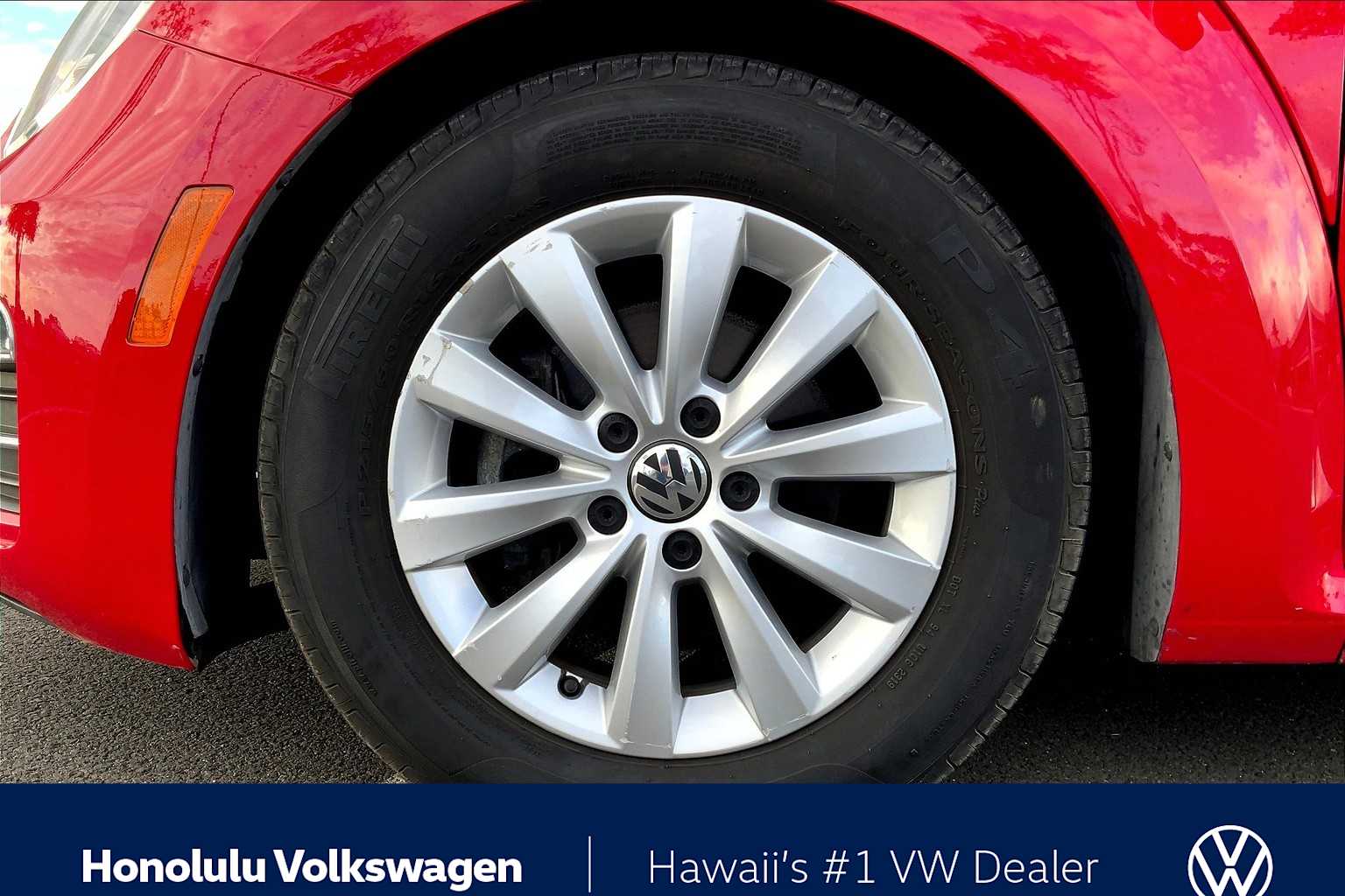 Thumbnail: 2017 Volkswagen Beetle - 8
