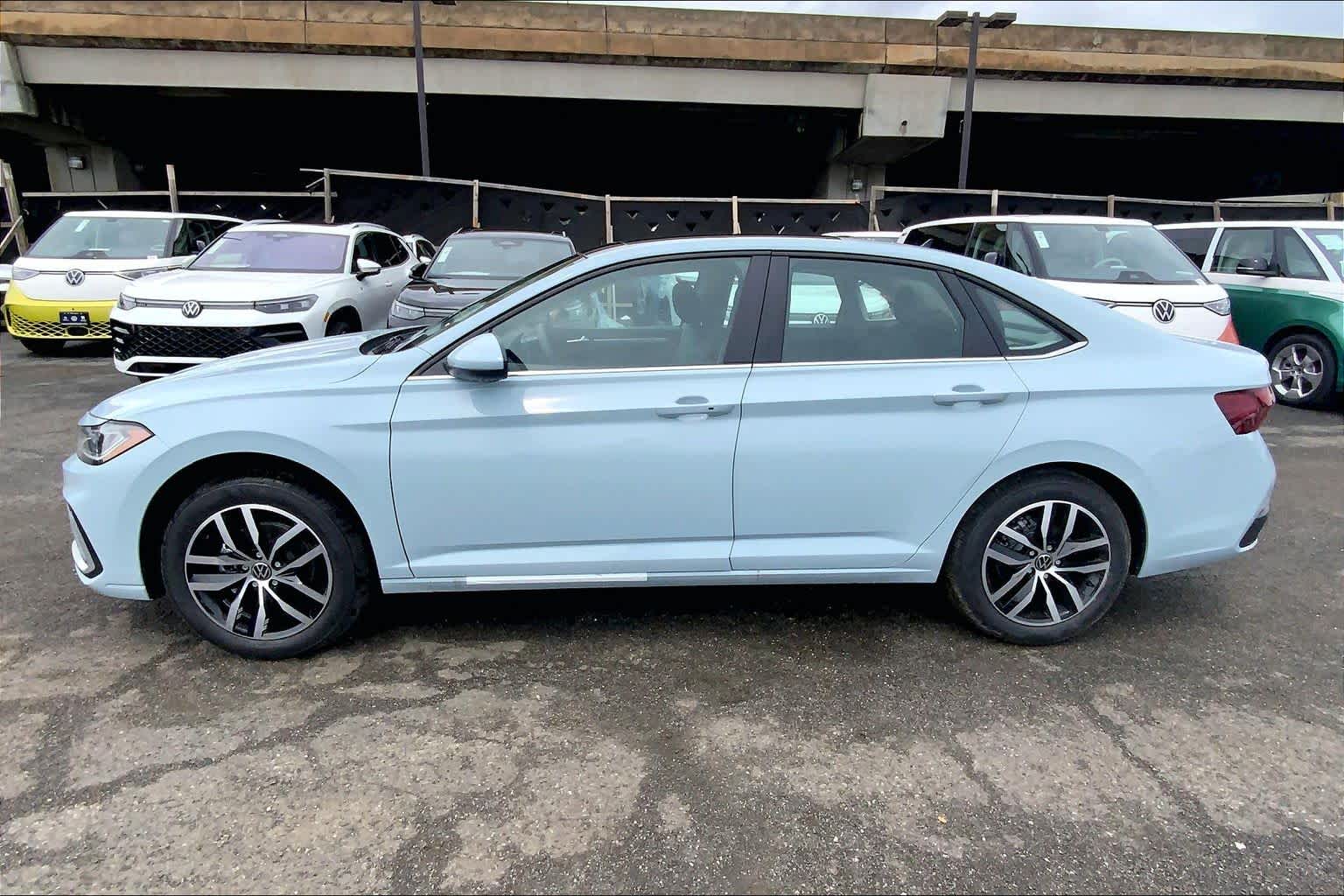 Thumbnail: 2026 Volkswagen Jetta - 3