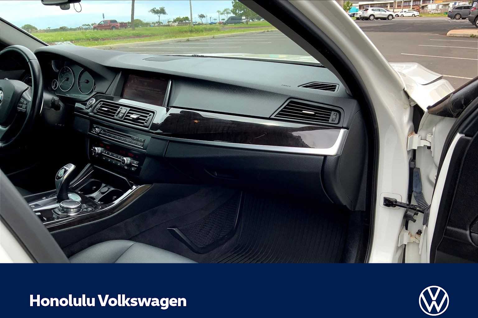 Thumbnail: 2016 BMW 5 Series - 23