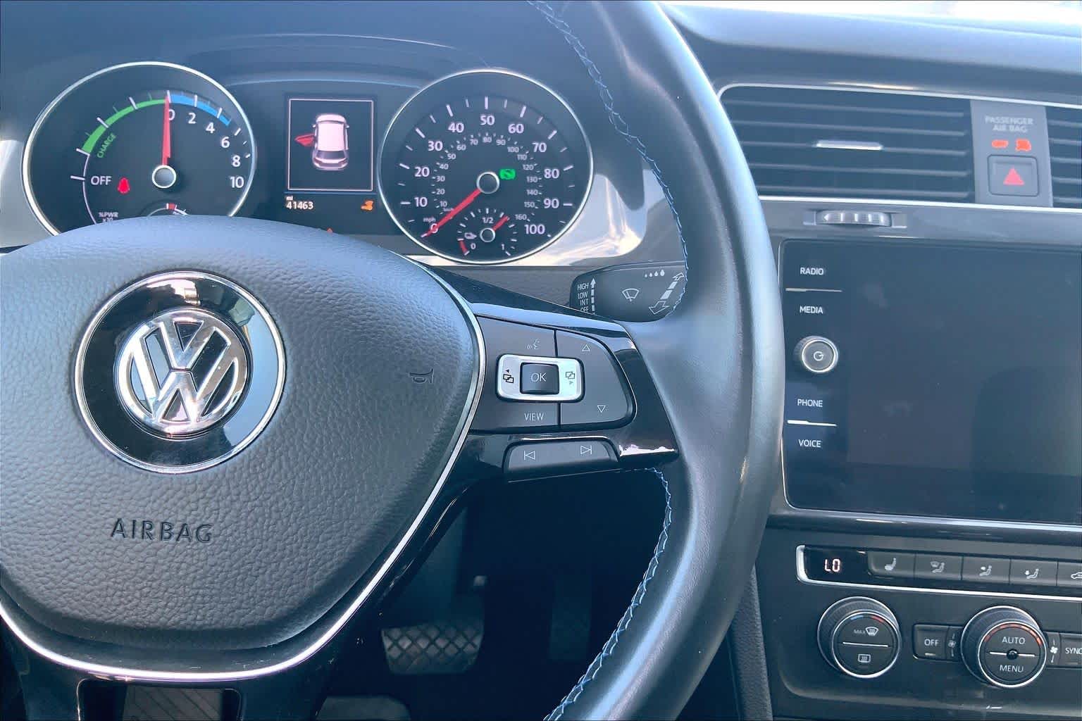 2019 Volkswagen e-Golf e-Golf SE - Photo 24