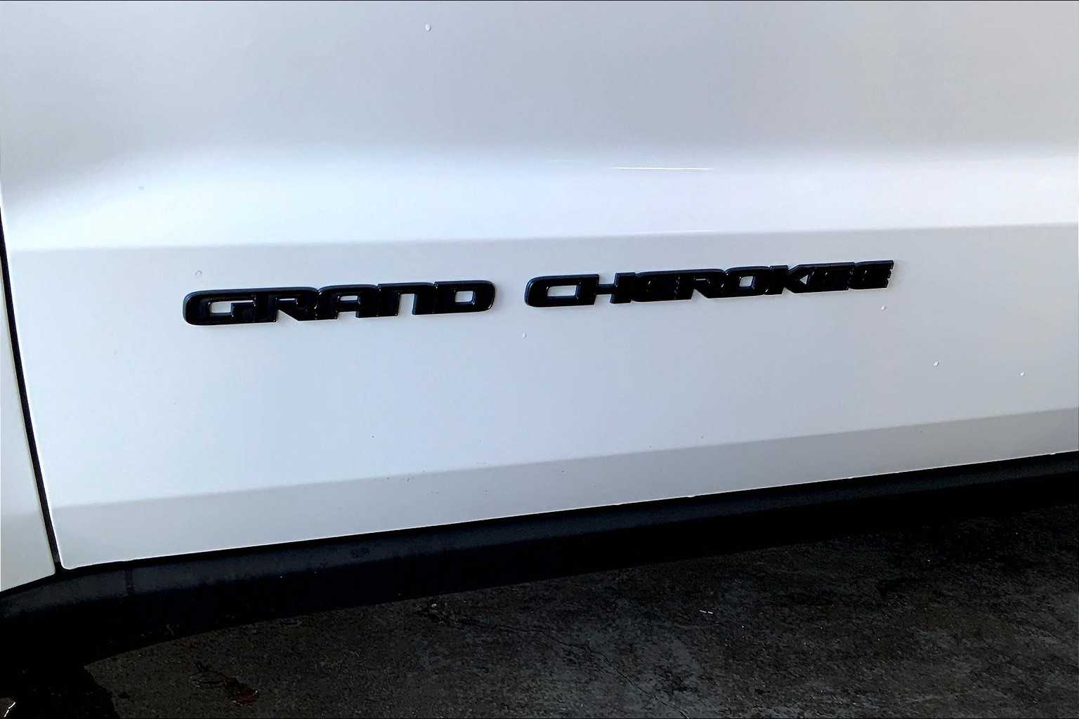 Thumbnail: 2019 Jeep Grand Cherokee - 7