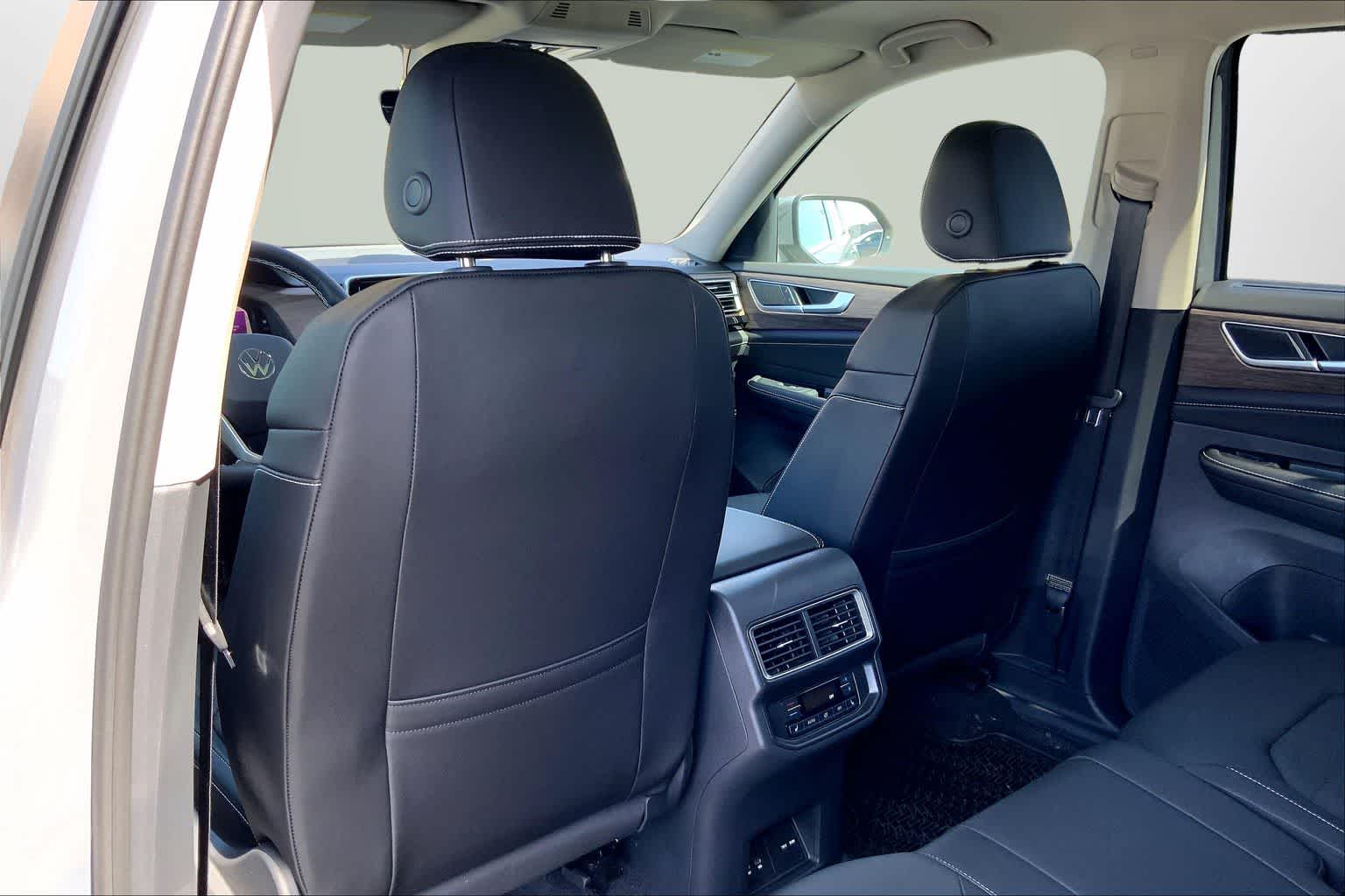 2026 Volkswagen Atlas SEL - Photo 12