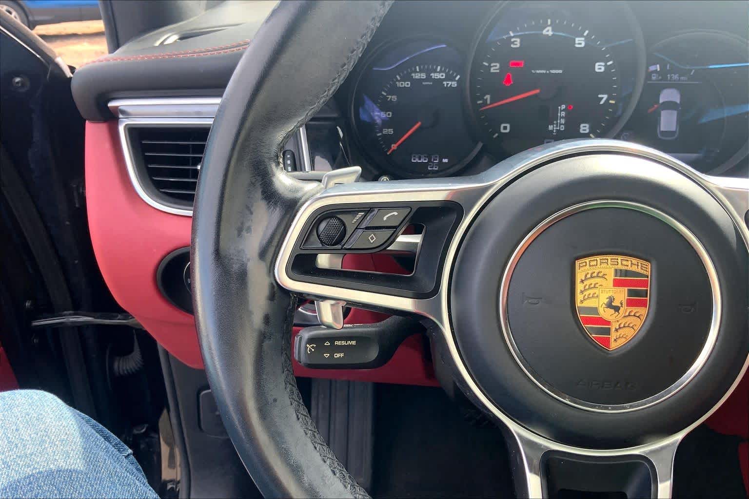 Thumbnail: 2018 Porsche Macan - 24