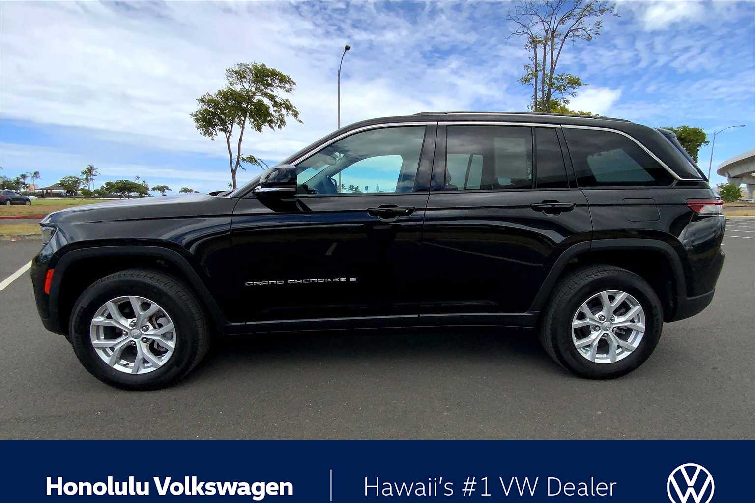 Thumbnail: 2023 Jeep Grand Cherokee - 3