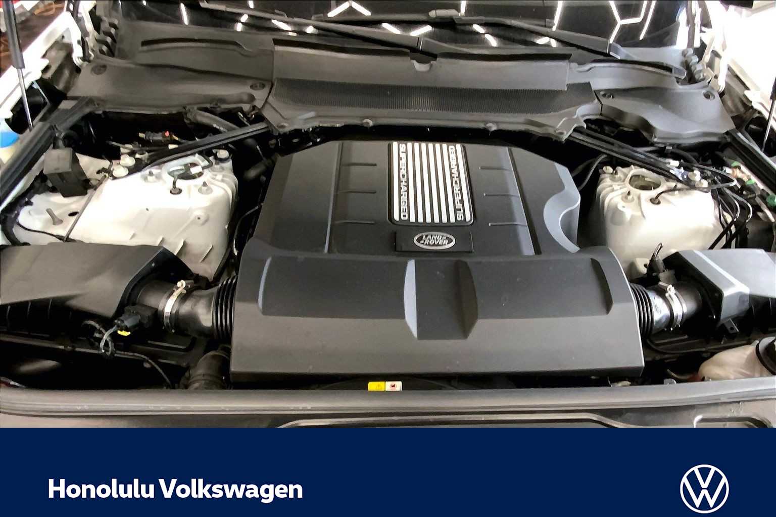 Thumbnail: 2020 Land Rover Discovery - 9