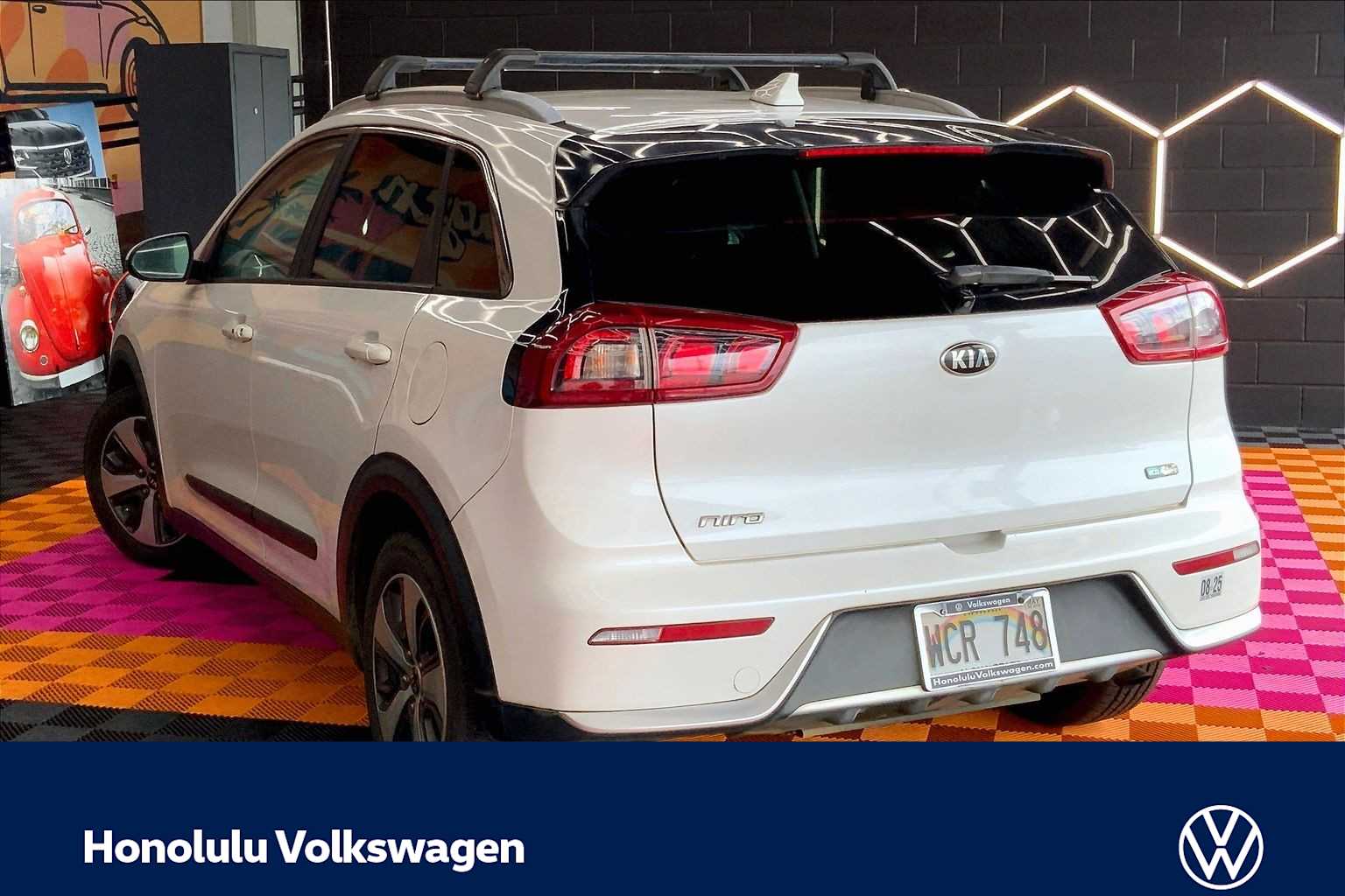 Thumbnail: 2017 Kia Niro - 4