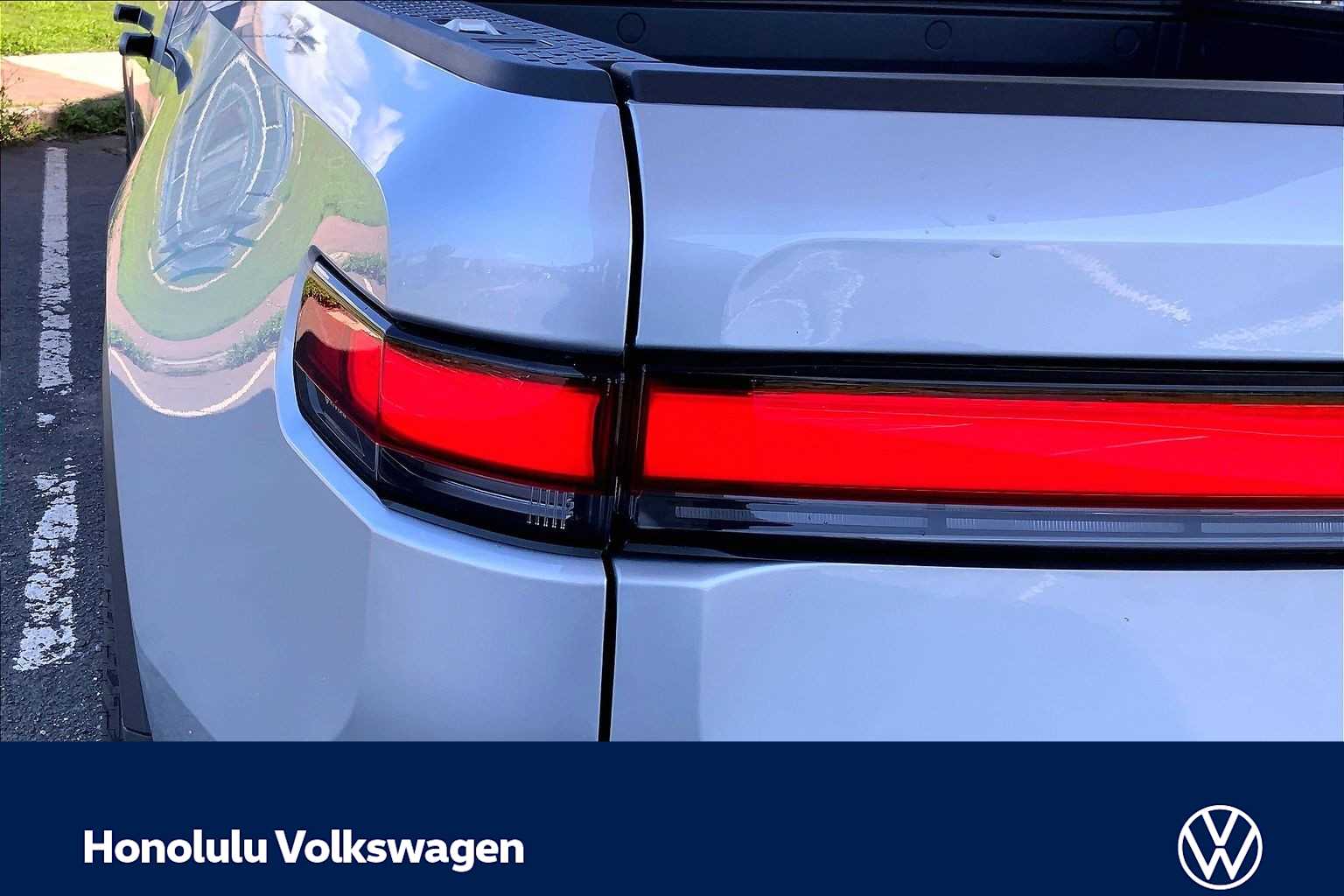 Thumbnail: 2026 Rivian R1T - 32