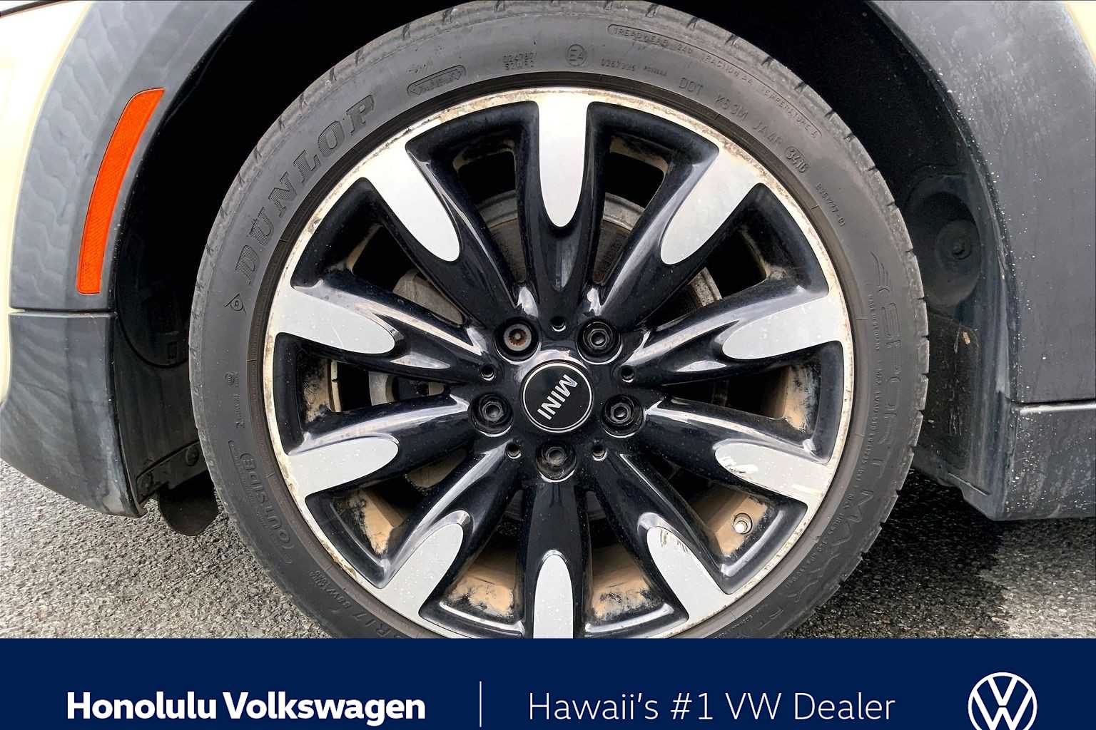 Thumbnail: 2017 MINI Cooper Hardtop - 8