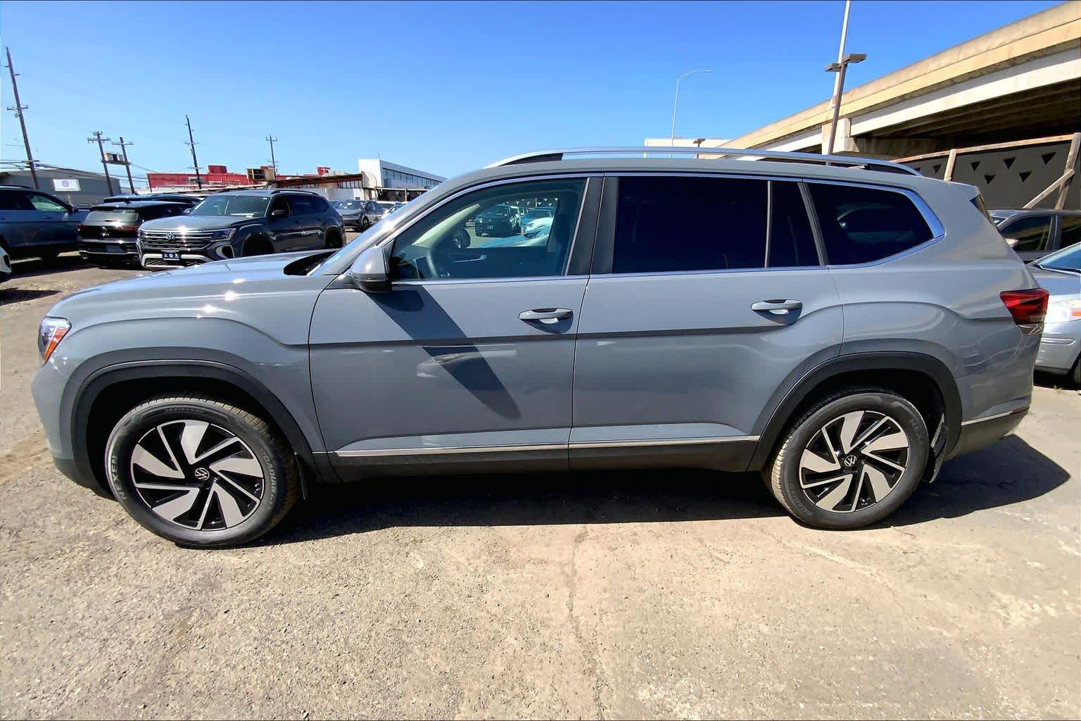 Thumbnail: 2026 Volkswagen Atlas - 3