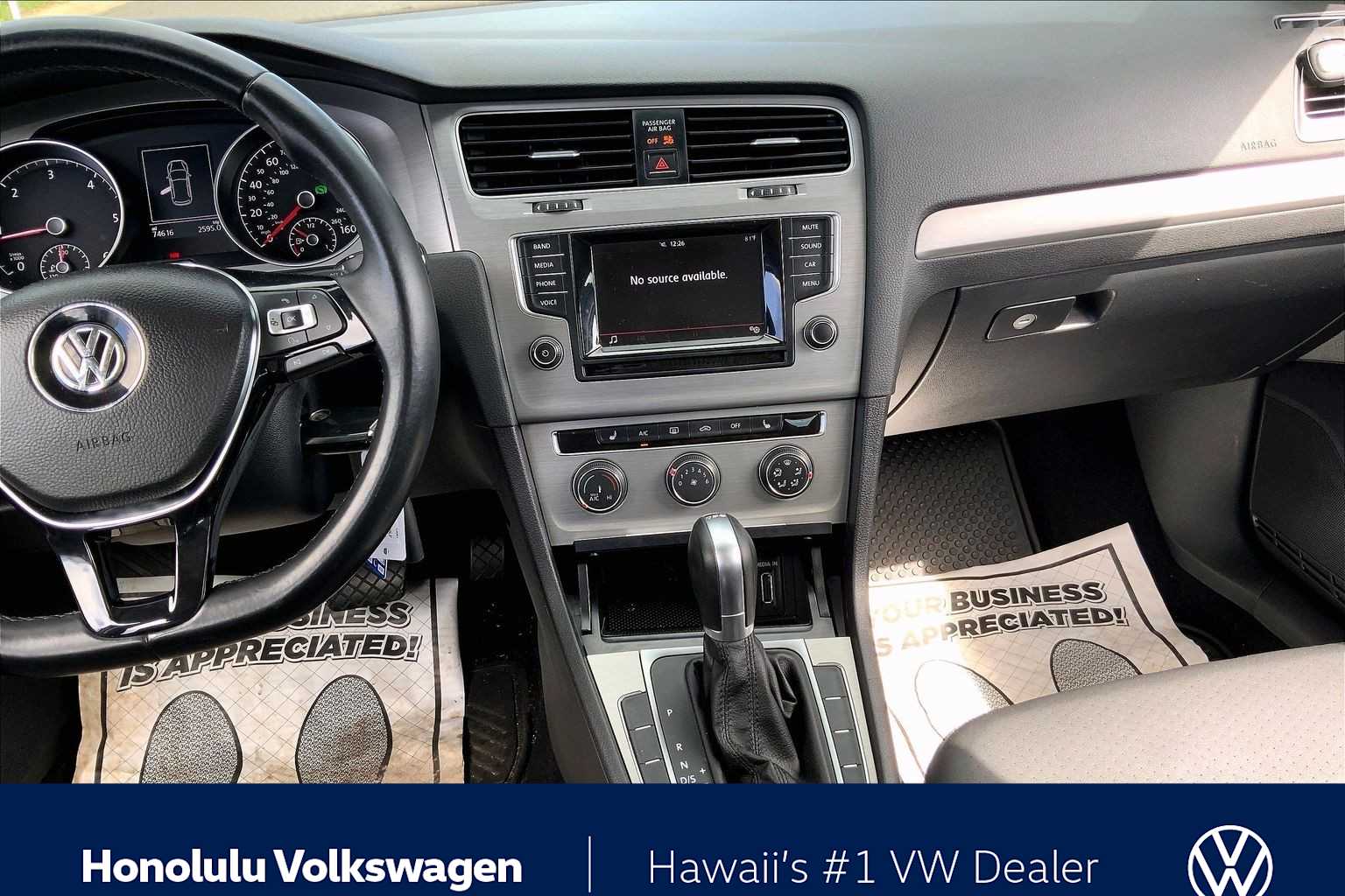 Thumbnail: 2015 Volkswagen Golf - 14