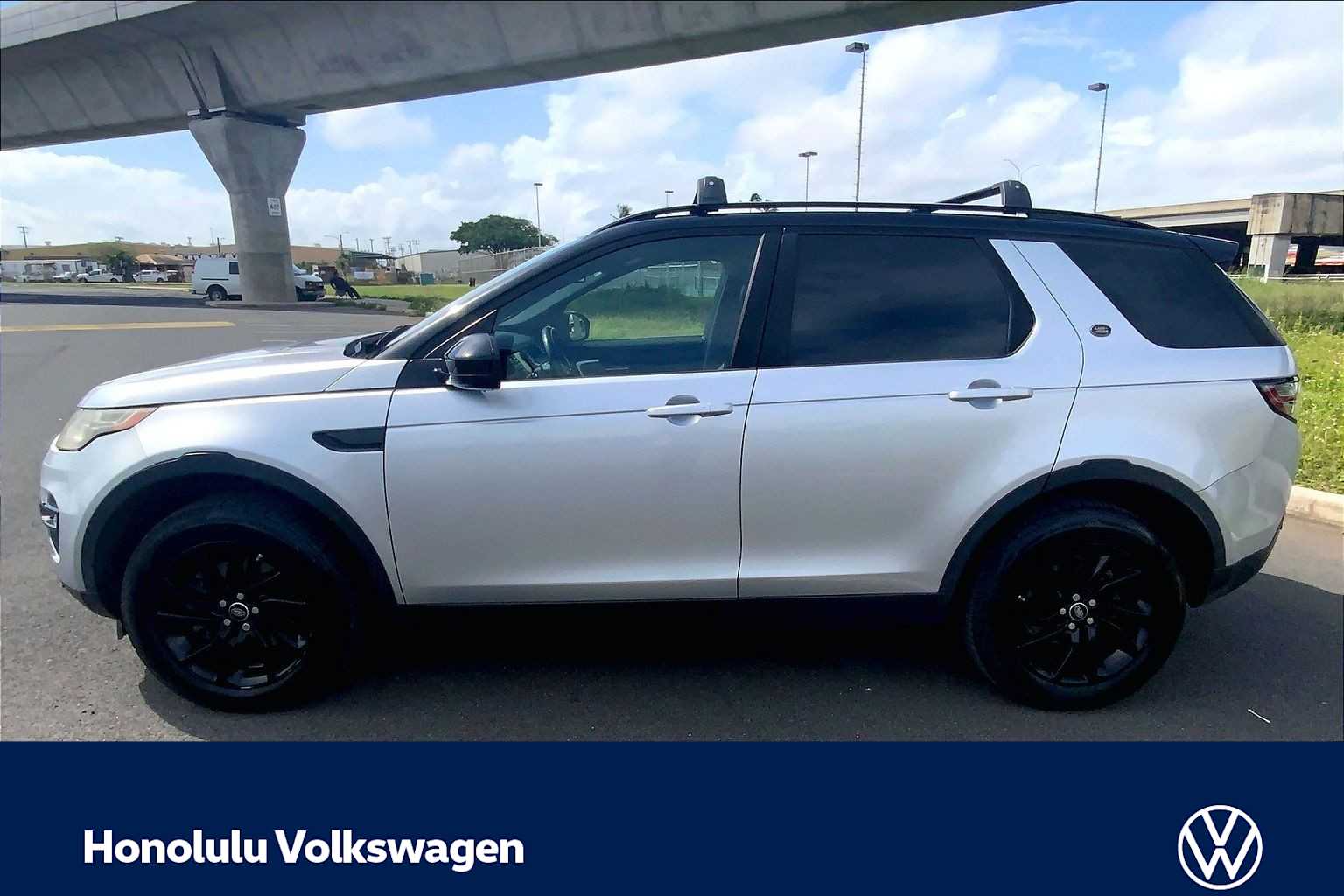 Thumbnail: 2016 Land Rover Discovery Sport - 3