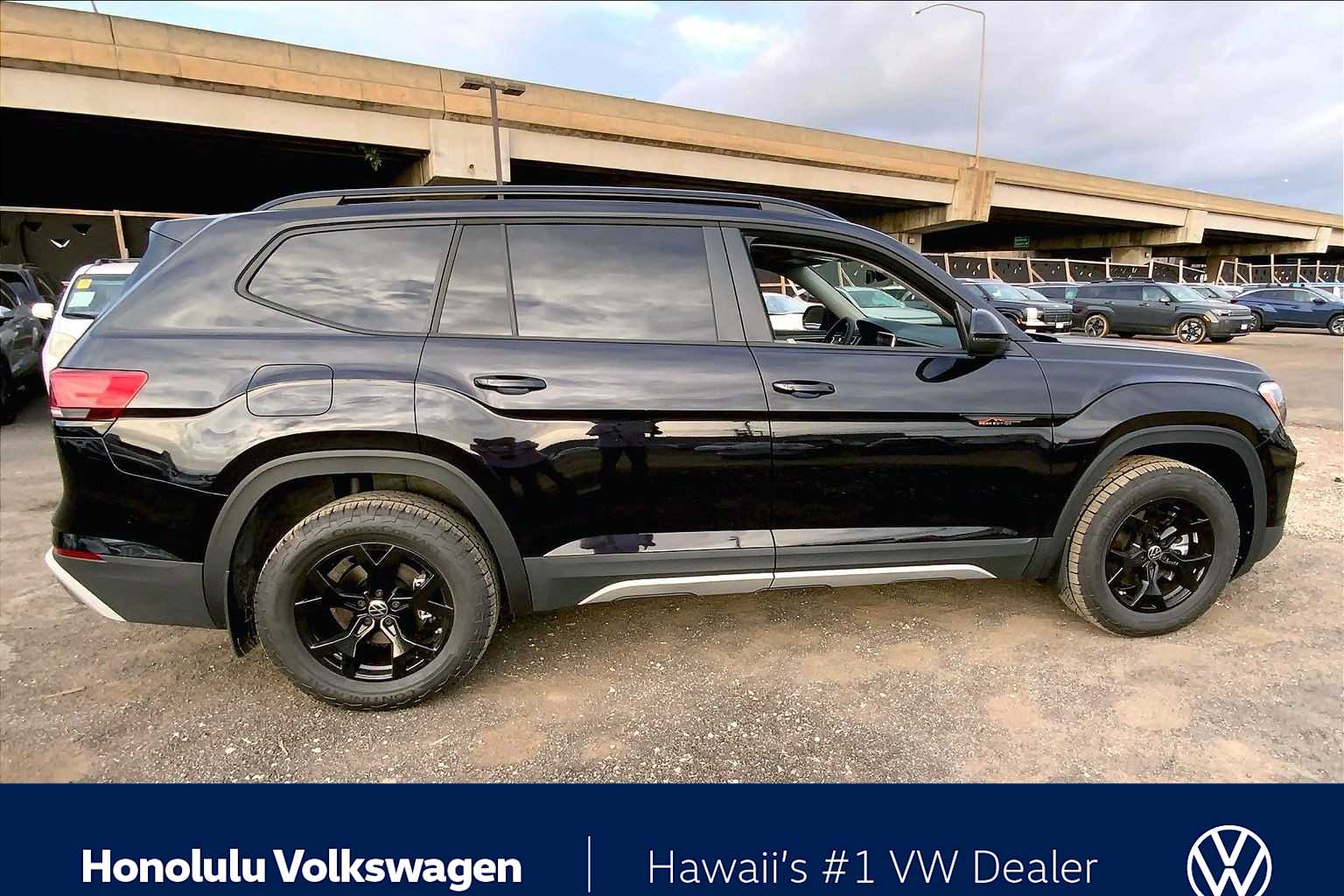 Thumbnail: 2026 Volkswagen Atlas - 3