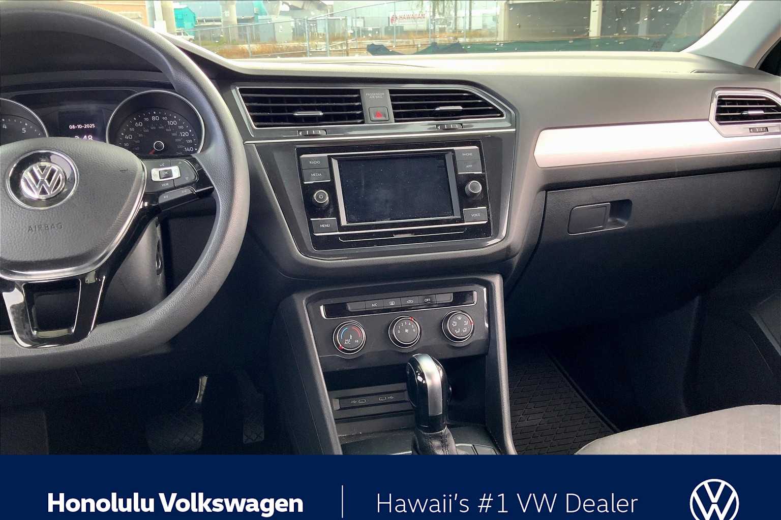Thumbnail: 2021 Volkswagen Tiguan - 14