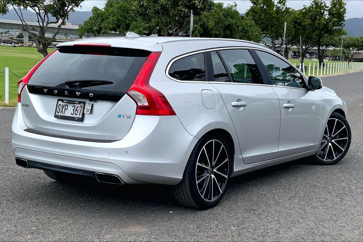 Thumbnail: 2016 Volvo V60 - 22