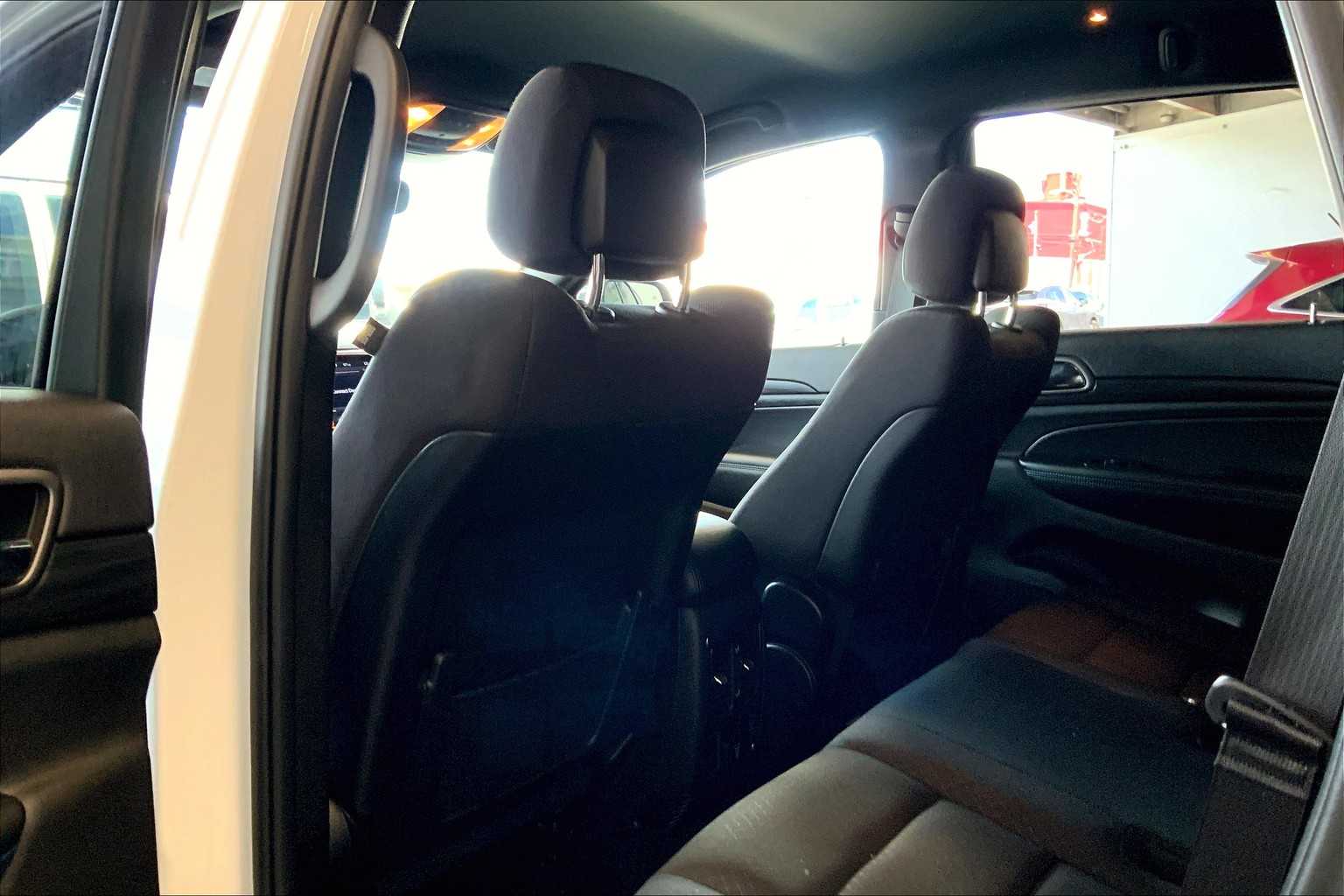Thumbnail: 2019 Jeep Grand Cherokee - 11