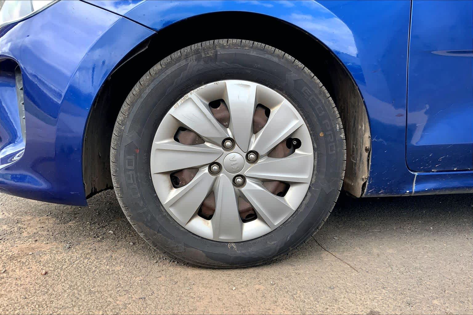 Thumbnail: 2020 Kia Rio - 8
