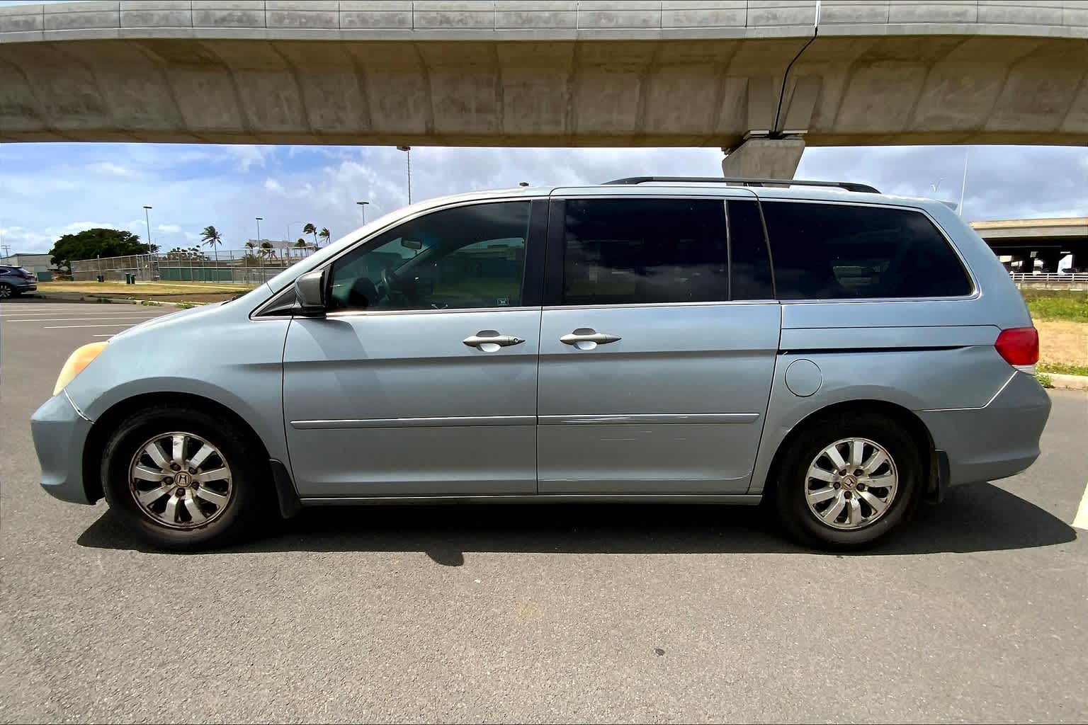 Thumbnail: 2010 Honda Odyssey - 3