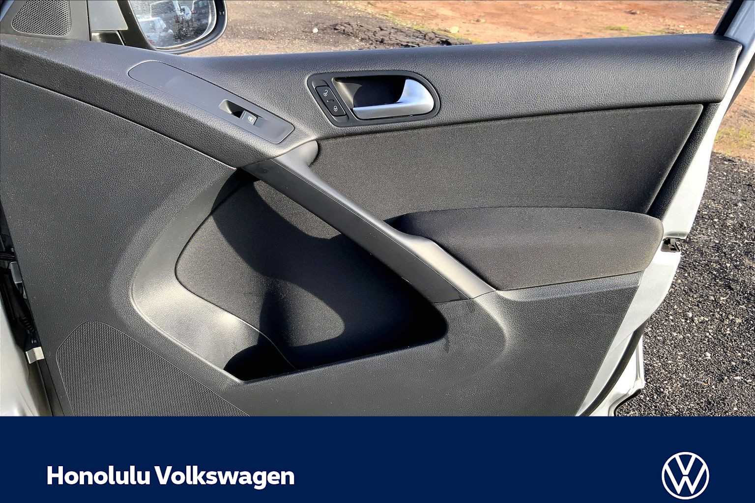 Thumbnail: 2013 Volkswagen Tiguan - 26