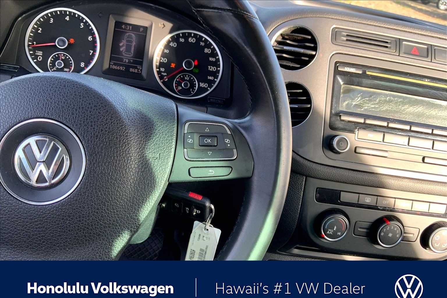 Thumbnail: 2013 Volkswagen Tiguan - 24