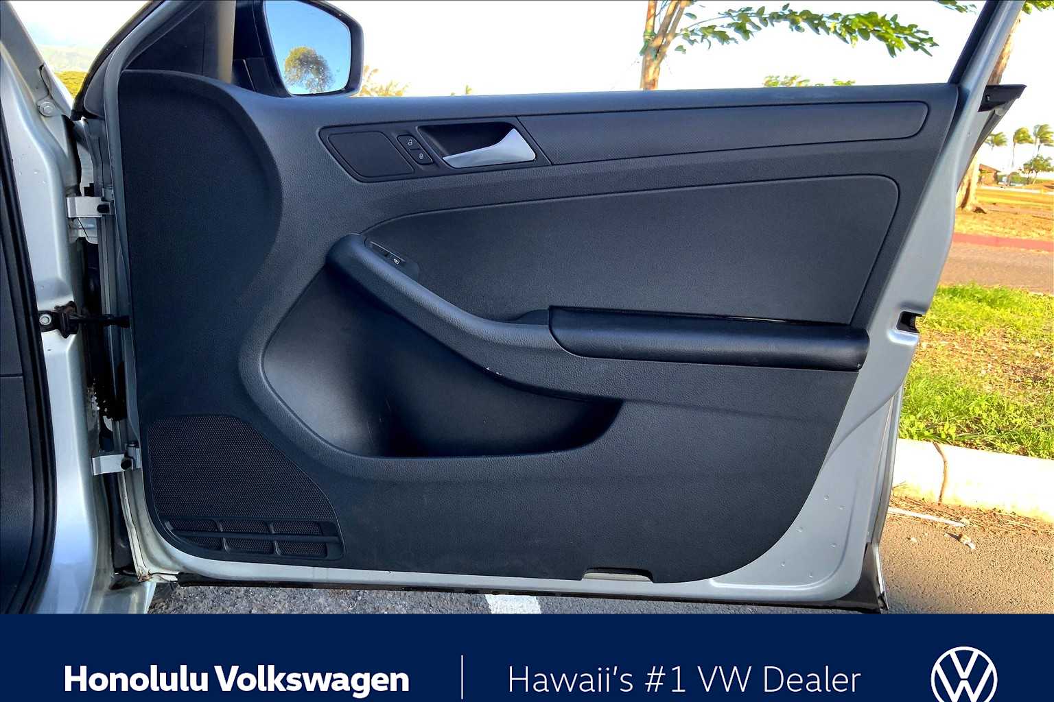 Thumbnail: 2013 Volkswagen Jetta - 27