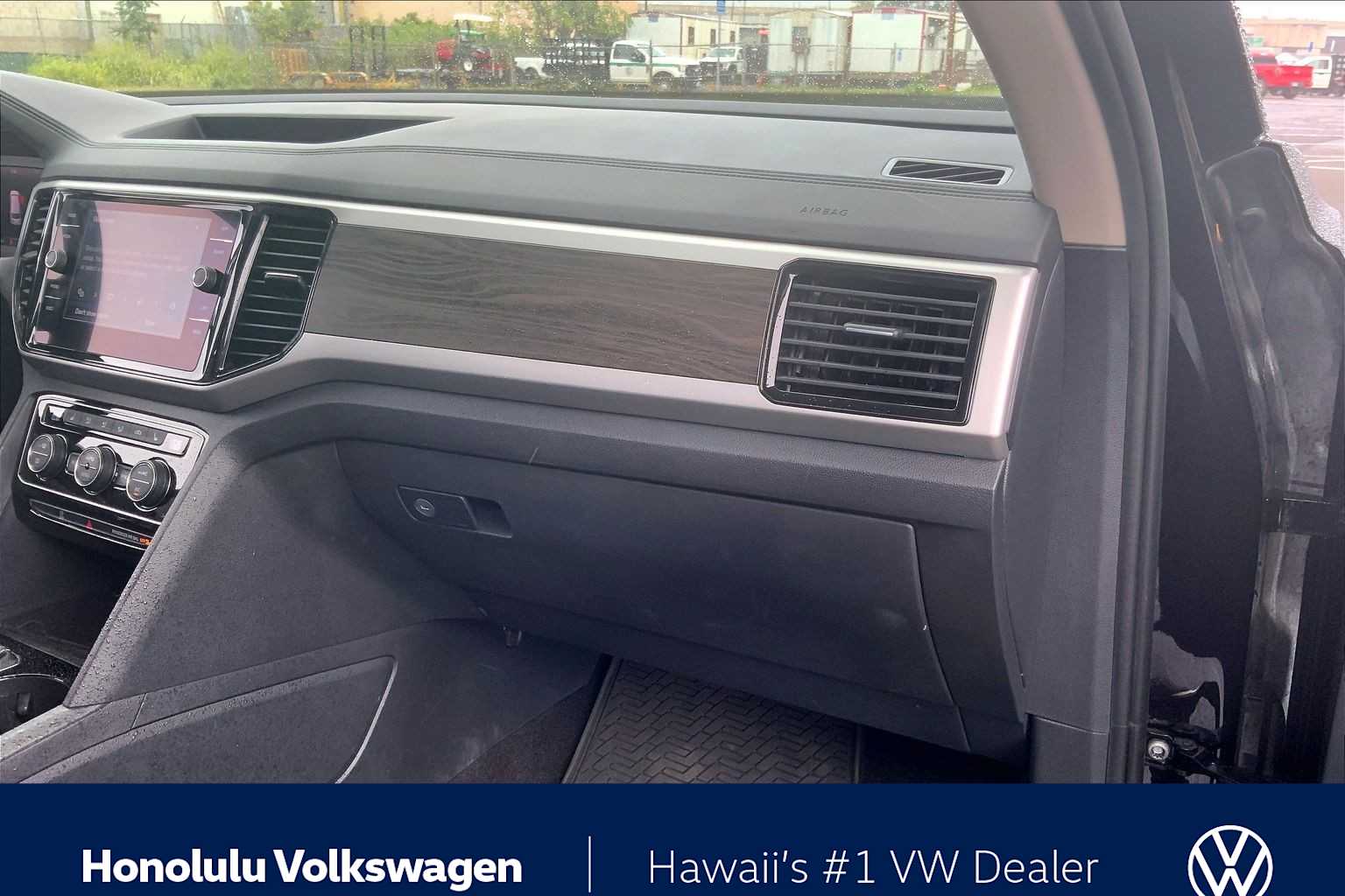 Thumbnail: 2022 Volkswagen Atlas - 22