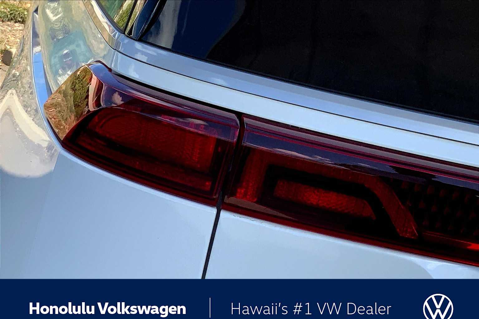 Thumbnail: 2022 Kia Carnival - 31