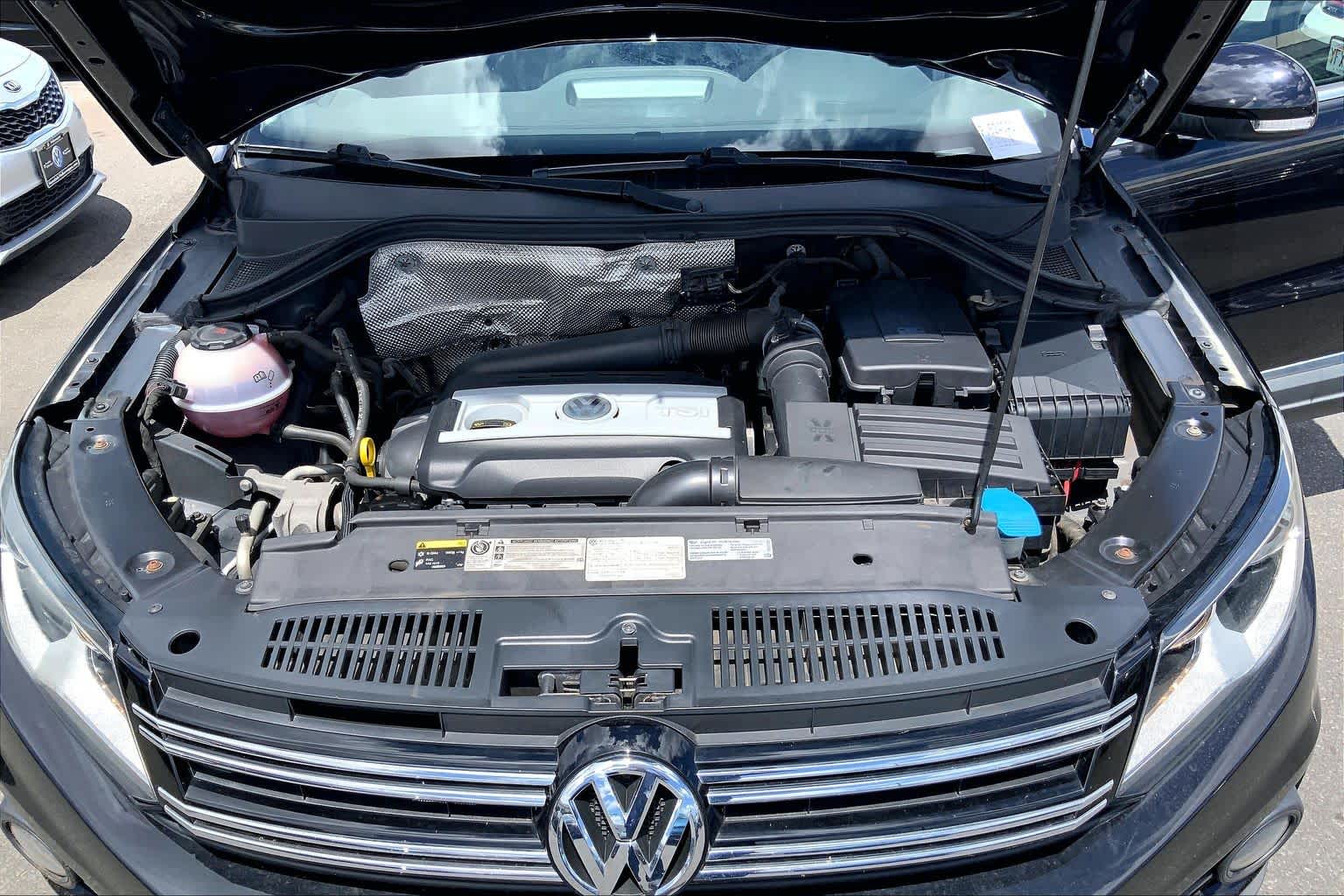 Thumbnail: 2014 Volkswagen Tiguan - 9
