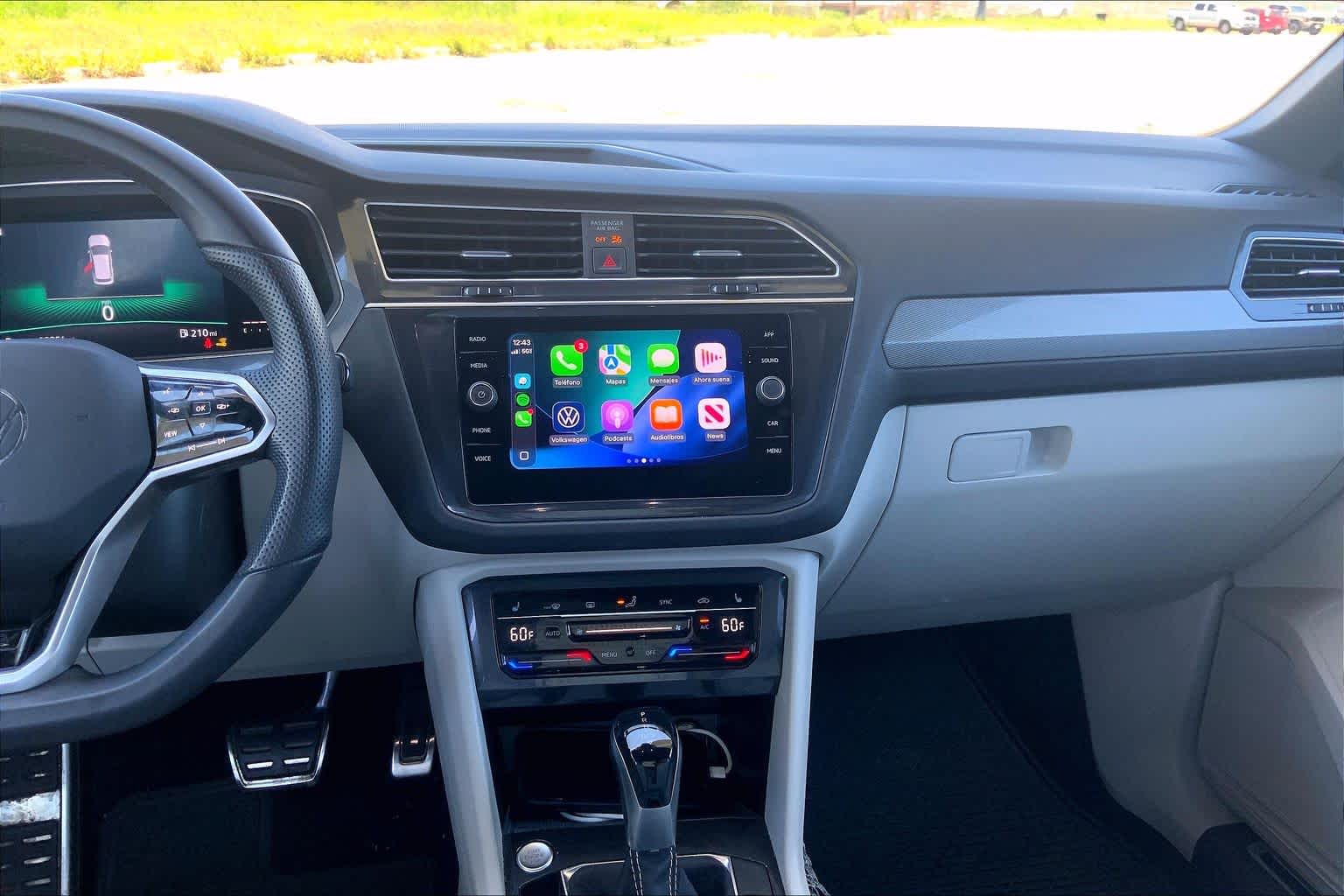 Thumbnail: 2022 Volkswagen Tiguan - 15