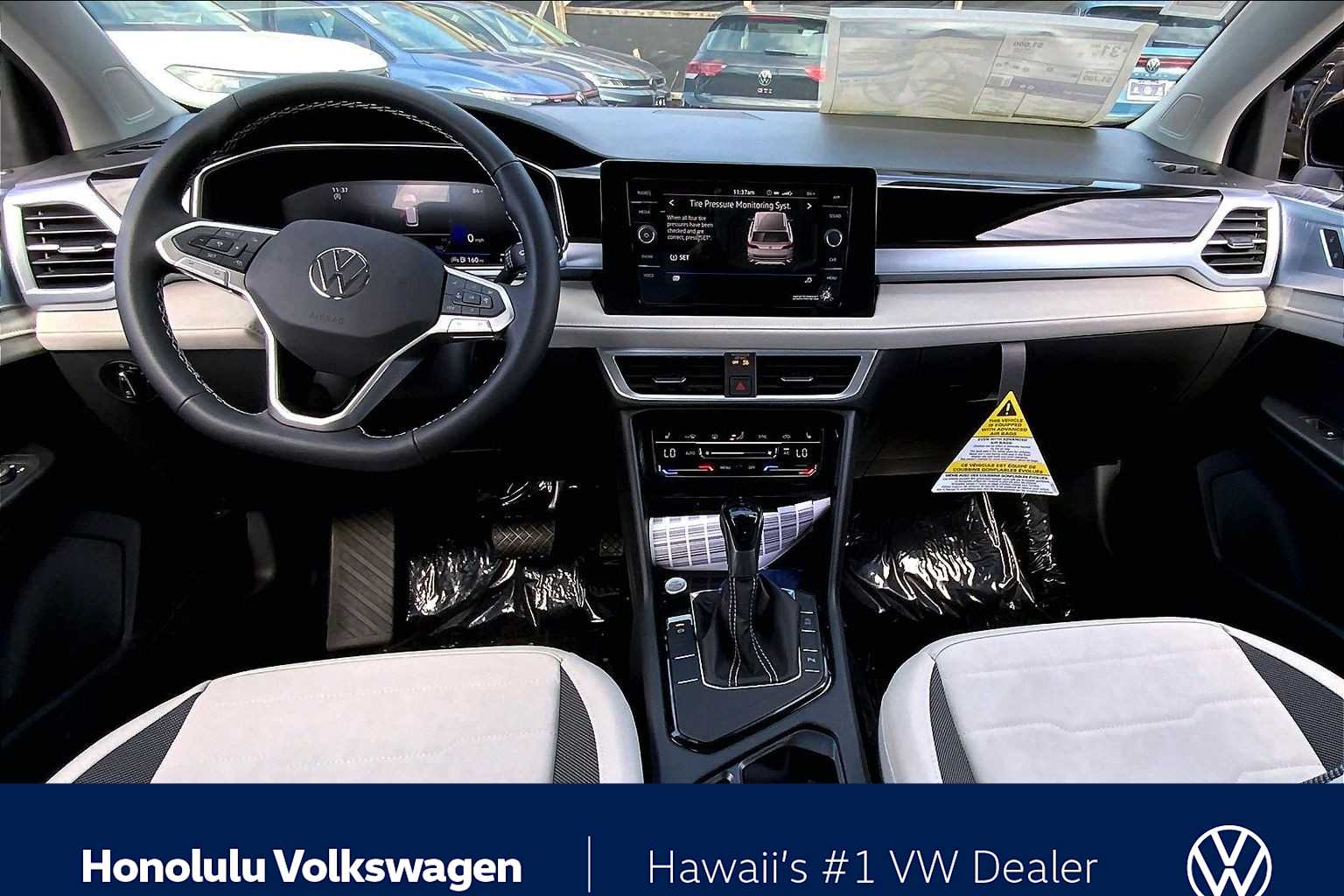 Thumbnail: 2025 Volkswagen Taos - 10